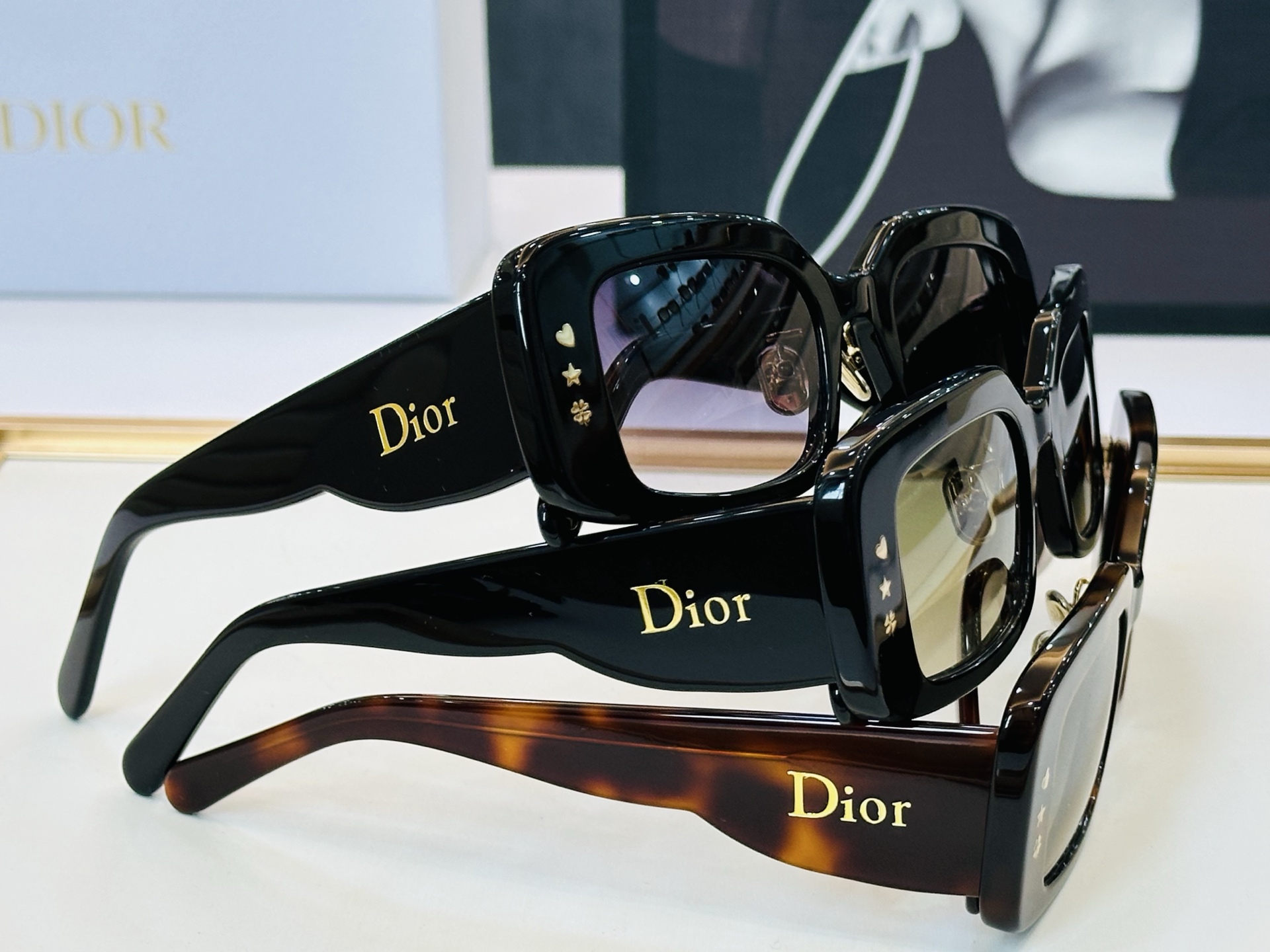 🔻🔻🔻DIO* 迪家 S1I Size：52口21-145 春夏款墨镜 😎🔆。。搭配镜腿精致款 F质量上
