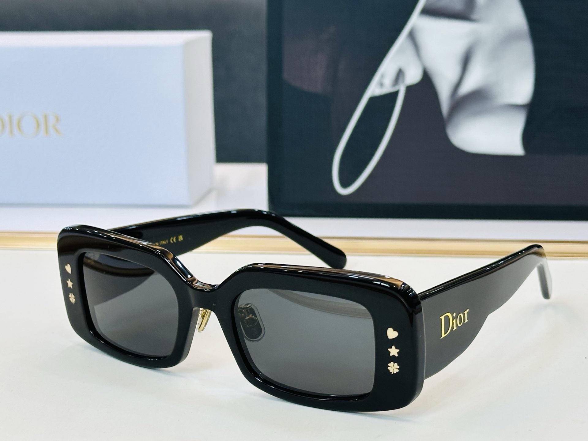 🔻🔻🔻DIO* 迪家 S1I Size：52口21-145 春夏款墨镜 😎🔆。。搭配镜腿精致款 F质量上