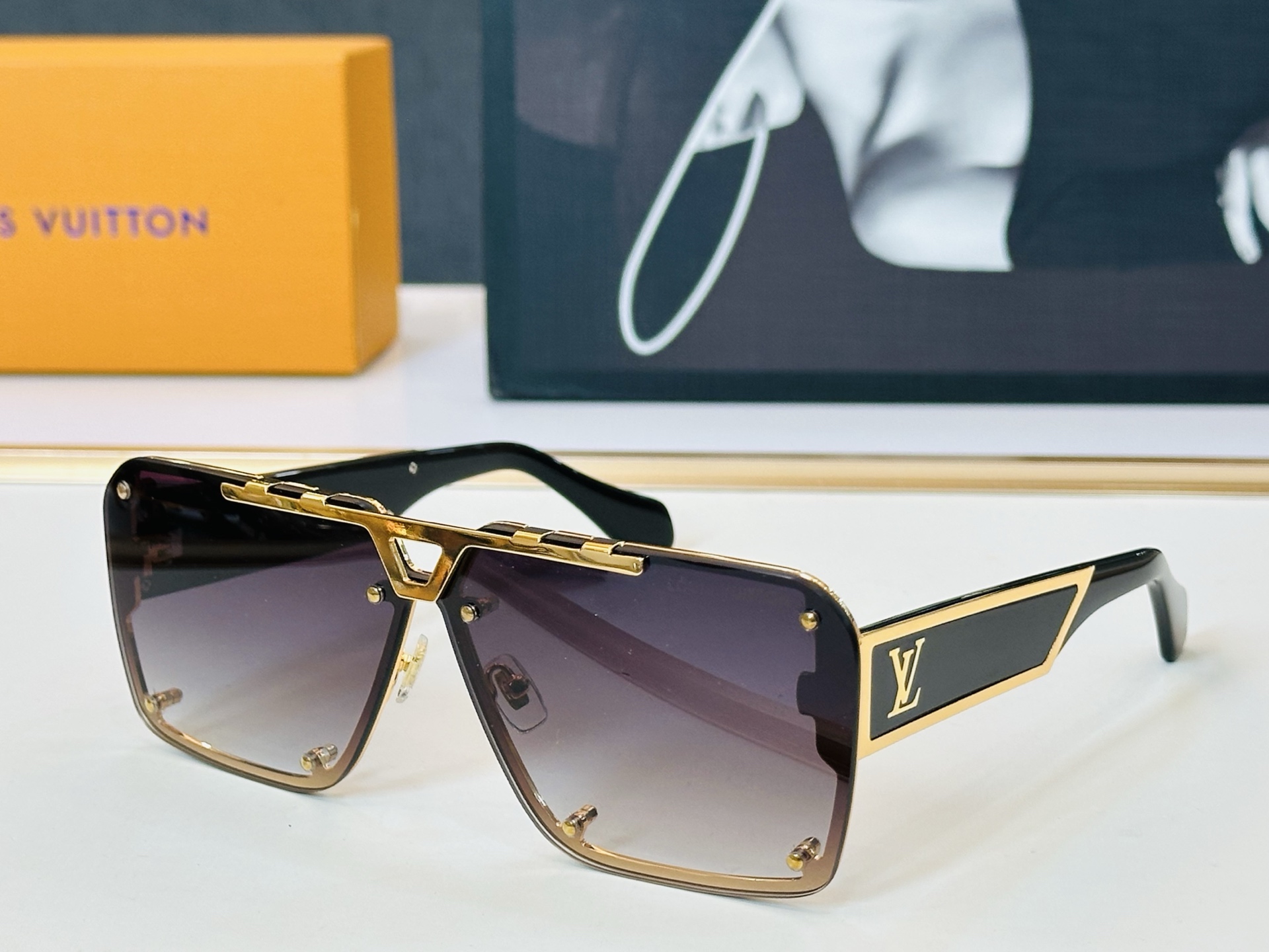NO:768567,Louis Vuitton Z2615U Size67 Mouth 07-145 Vibrant, show your unique personality and show your grandeur J High quality glasses, sunglasses, sunglasses, glasses, louis vuitton19860909路易家 Z2615U Size67口07-145 充满活力的 展现独特个性展现大气的你 J高品质 眼镜墨镜太阳镜,眼镜,louis vuitton,glasses