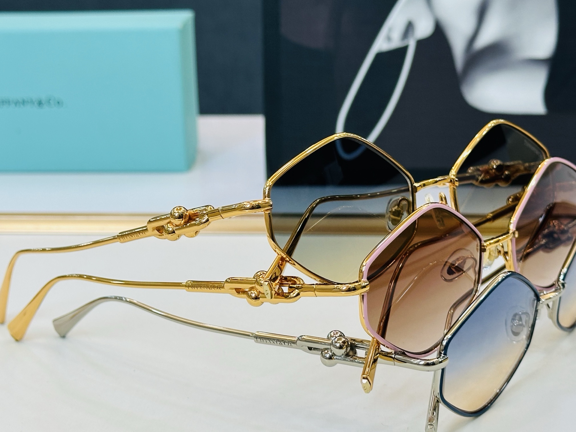 蒂芙家 Tiffany & CO. TF2044L Size：57口19-145 时尚太阳镜架 👍X多色