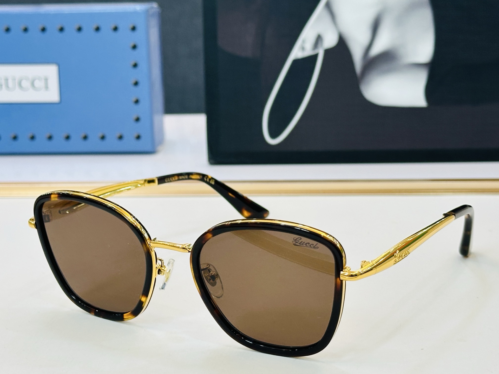 GUCC* 古家 GG1562S 🐝🐝系列 Size：55口22-145 🍁🍁 G超绝品质 。