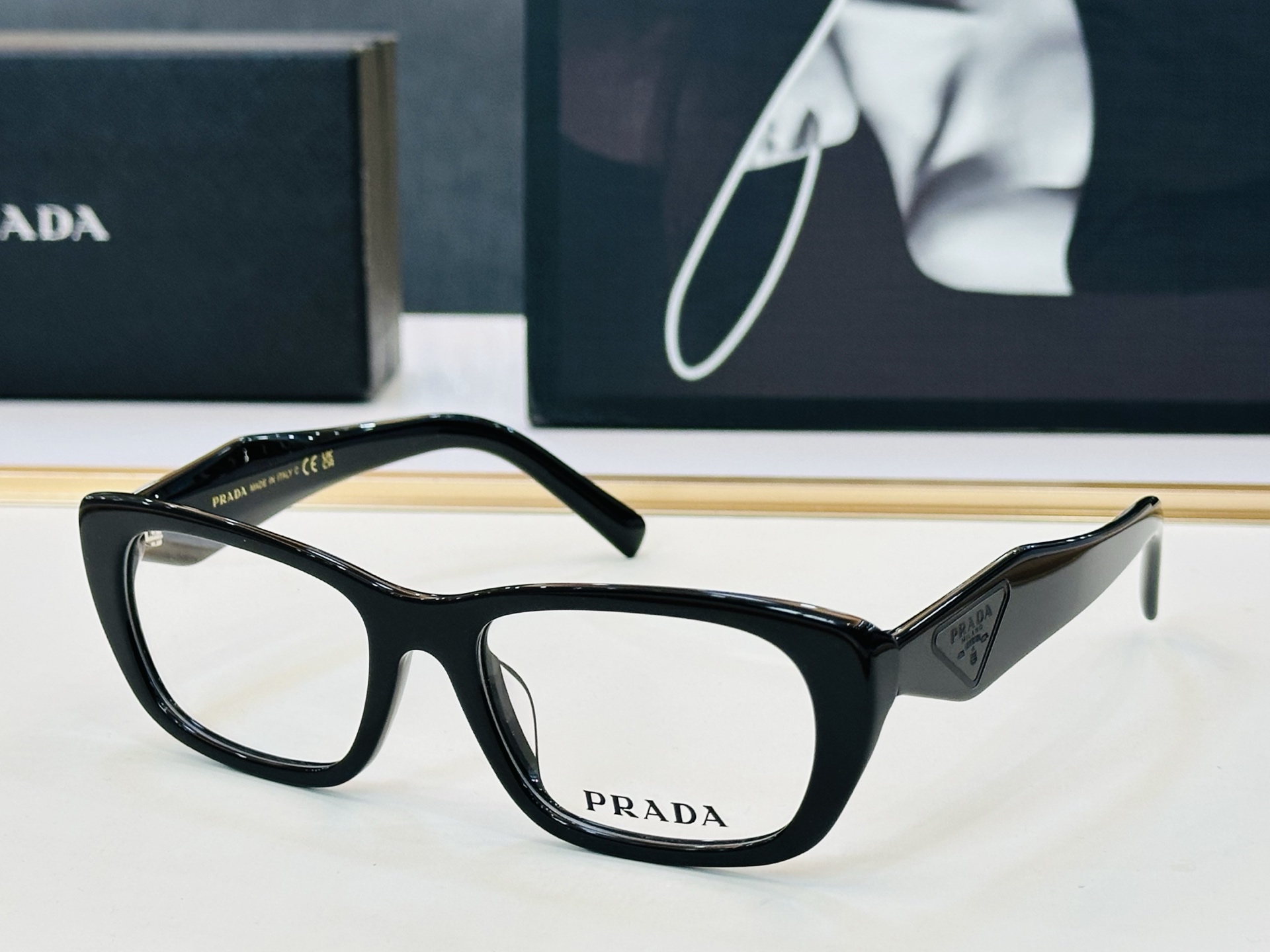 NO:768694,PRAD*Pujia PR D08VU Size 53 mouth 19-145 glasses series are exquisitely made, the latest popular model J light fitting frame glasses sunglasses sunglasses, glasses, prada, prada19860909PRAD*普家 PR D08VU Size53口19-145眼镜系列堪称精湛制作 最新推出火爆款 J配光架 眼镜墨镜太阳镜,眼镜,prada,prada,glasses
