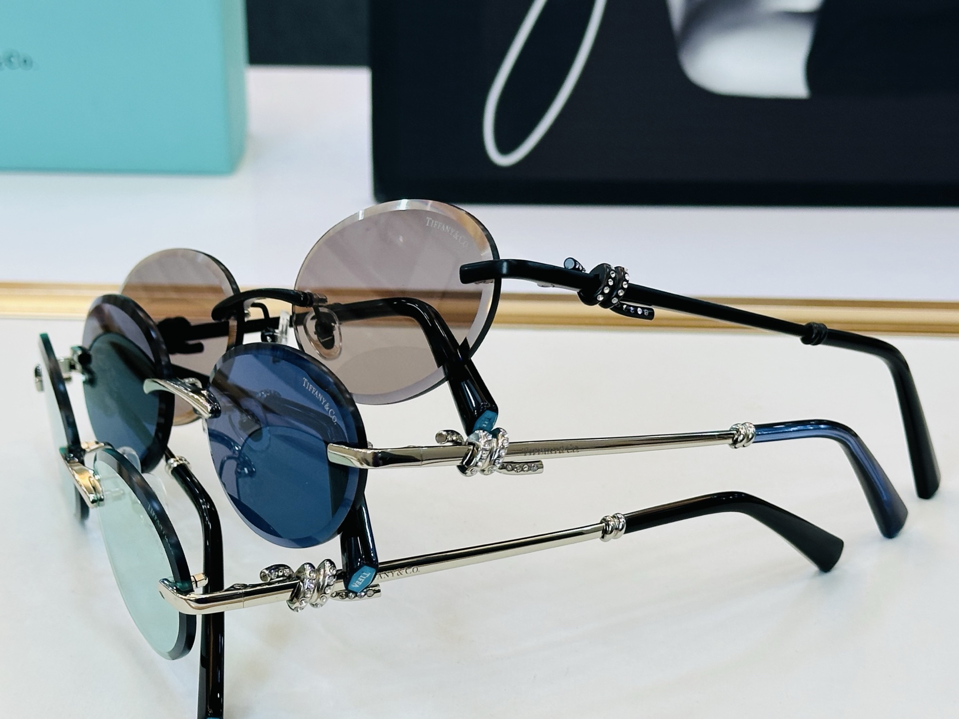 蒂芙家 Tiffany & CO. TF2022B Size：57口18-145 时尚太阳镜架 👍b多色