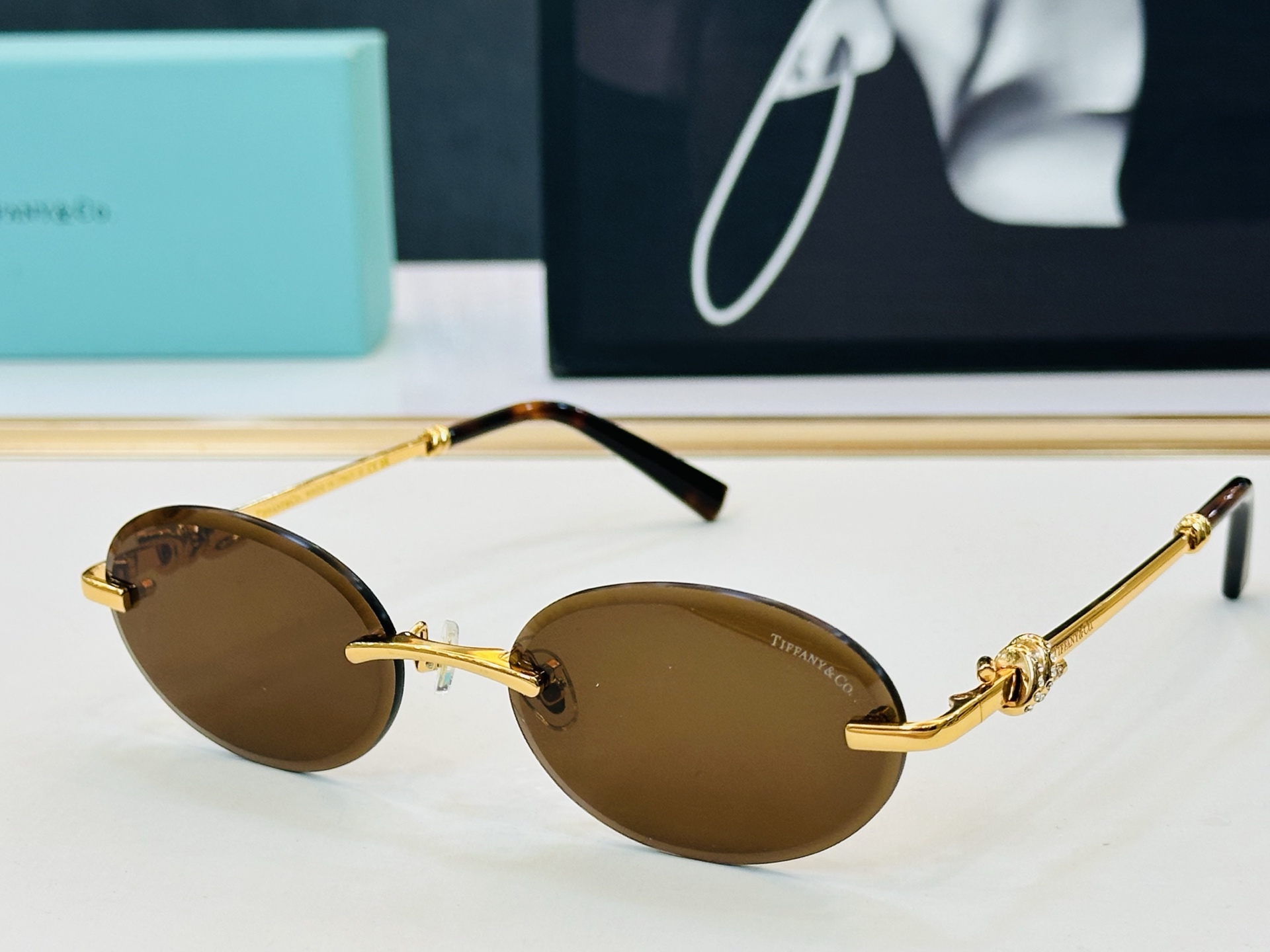 蒂芙家 Tiffany & CO. TF2022B Size：57口18-145 时尚太阳镜架 👍b多色