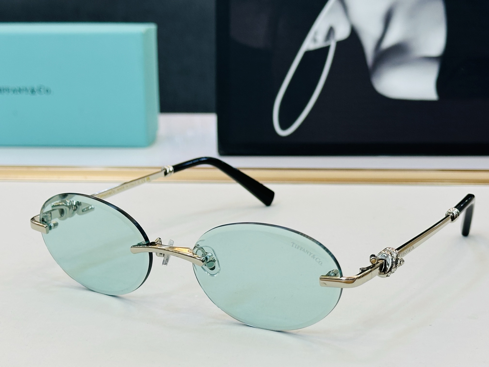 蒂芙家 Tiffany & CO. TF2022B Size：57口18-145 时尚太阳镜架 👍b多色