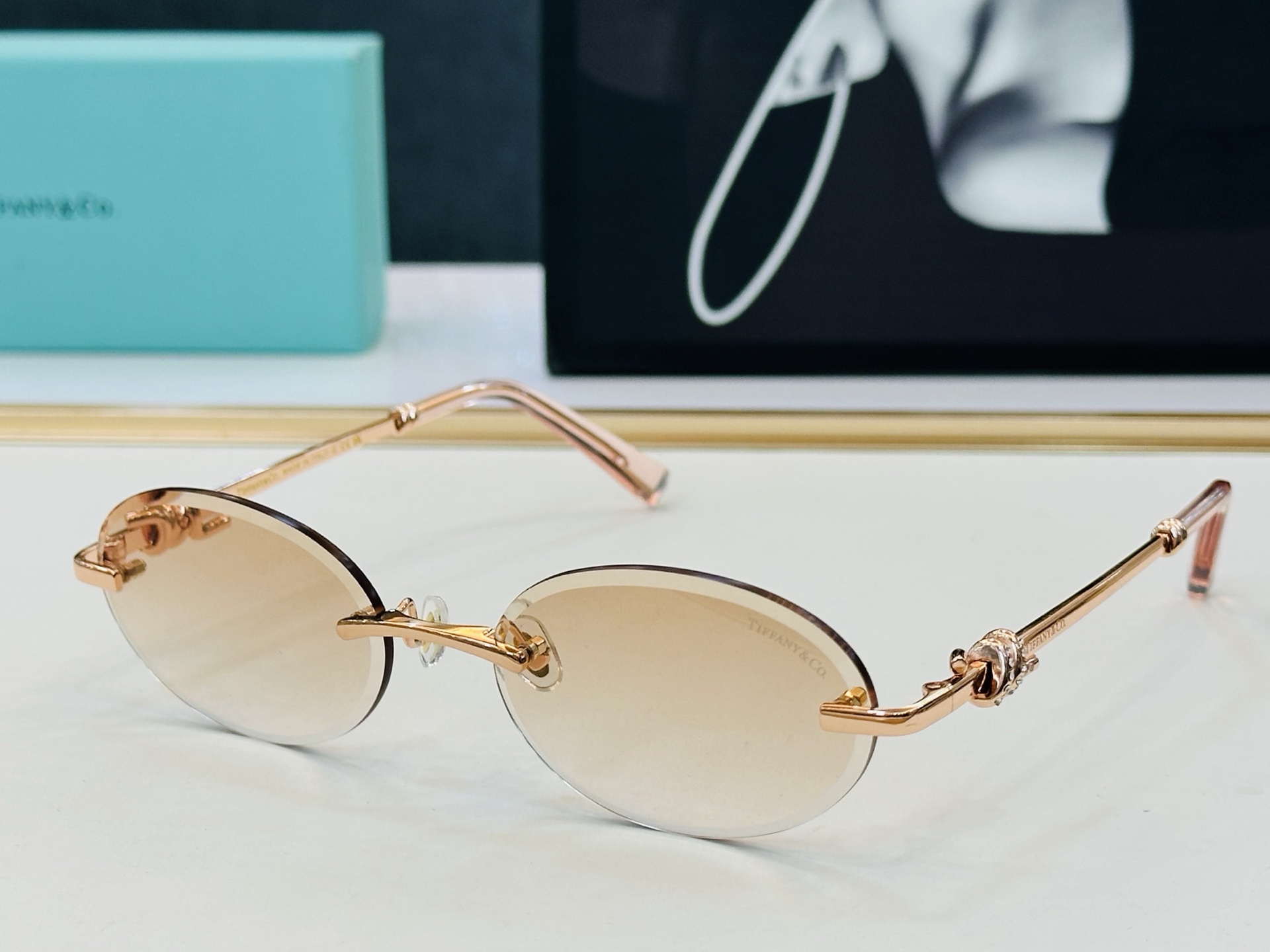 蒂芙家 Tiffany & CO. TF2022B Size：57口18-145 时尚太阳镜架 👍b多色