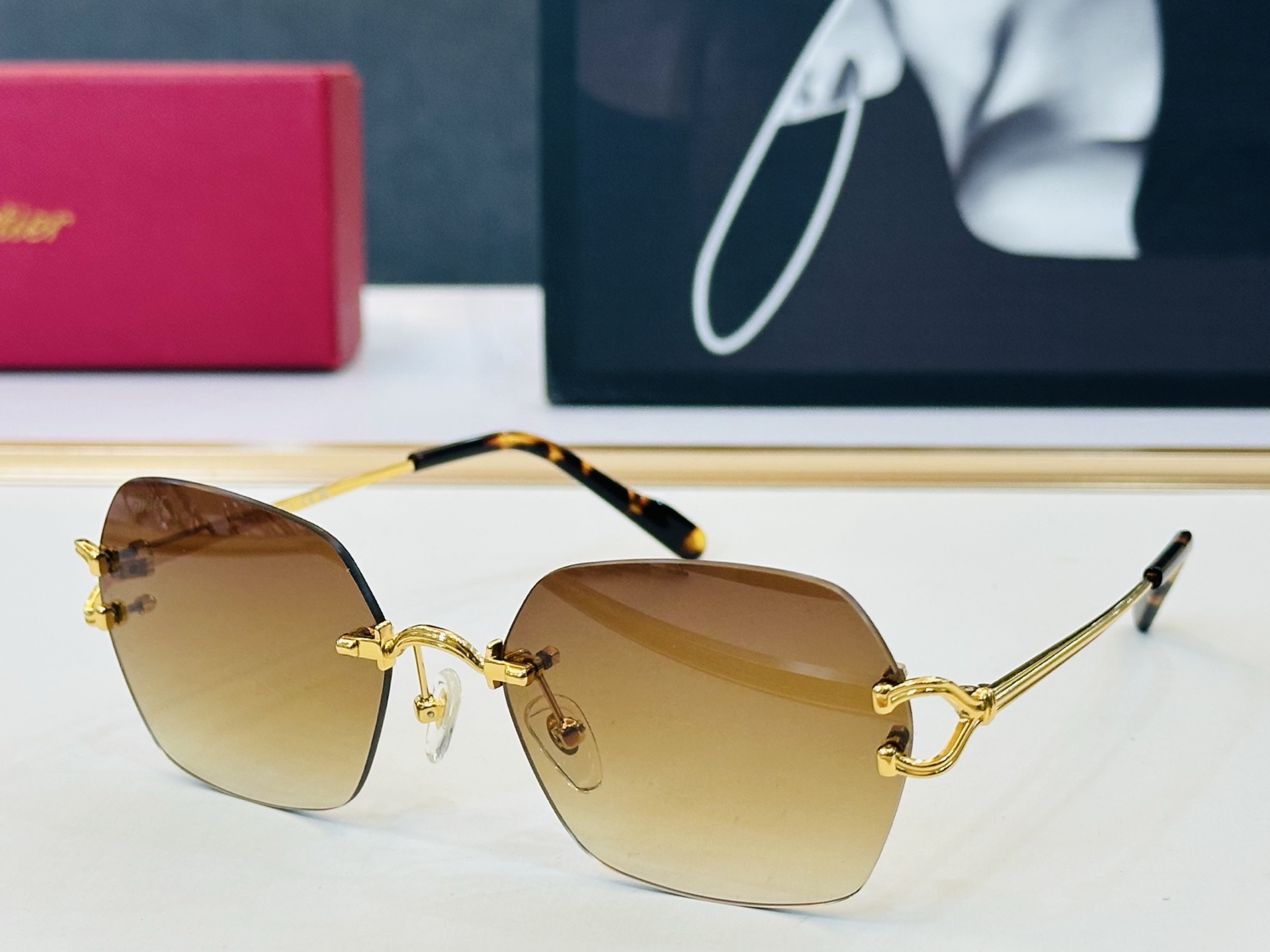 Cartier-卡家 🎁CT0564 Size：54口19-140 不挑脸型 简约大气 C时尚休闲👌👃