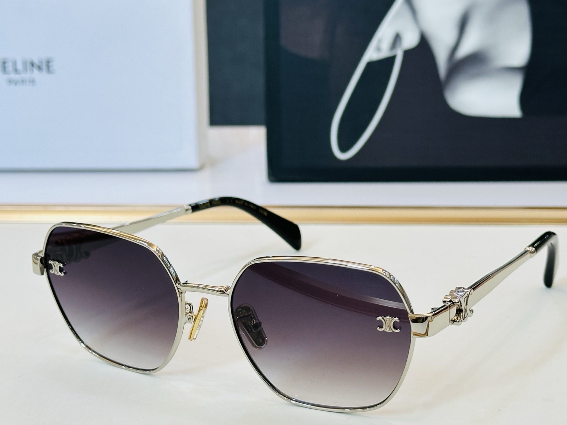 【CELINE】赛琳 CL42133U Size：59口18-145 一直热销的款式 欧美风 光泽度好 