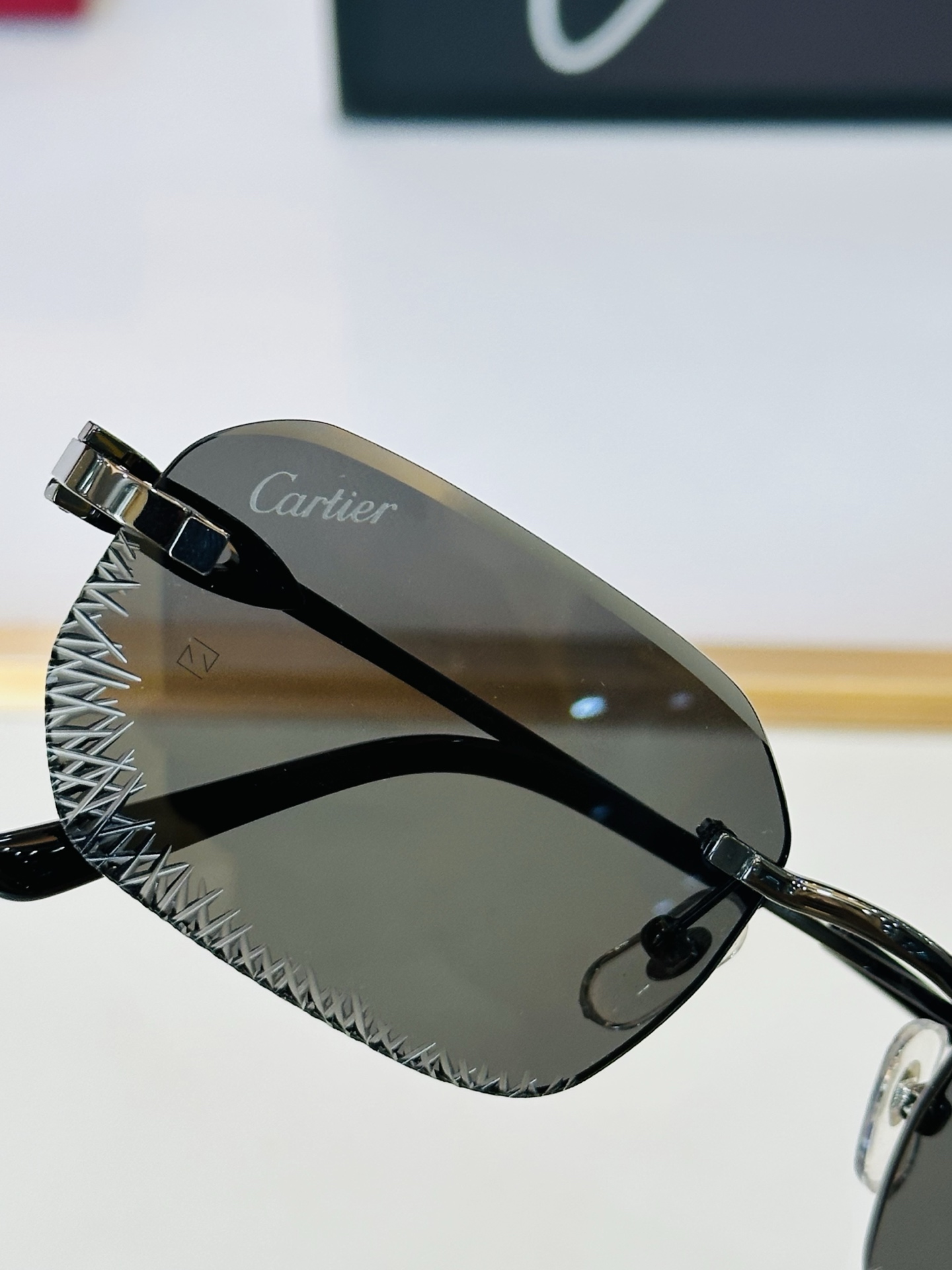 Cartie* 卡家 太阳镜 CT0820S Size：57口21-145 电镀工艺精湛气质十足！CC男