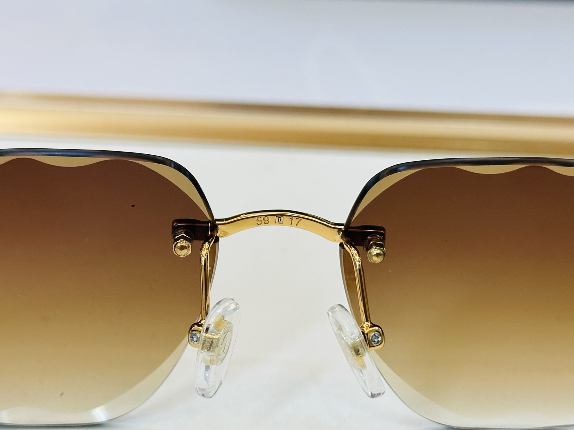 Cartie* 卡家 太阳镜 CT01677O Size：59口17-143 电镀工艺精湛气质十足！XL