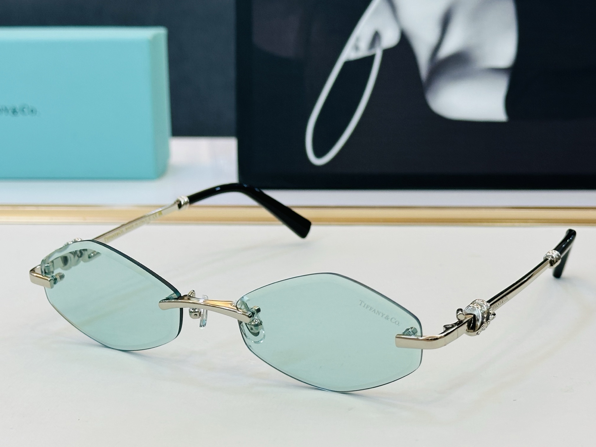 蒂芙家 Tiffany & CO. TF2021L Size：57口19-145 时尚太阳镜架 👍b多色