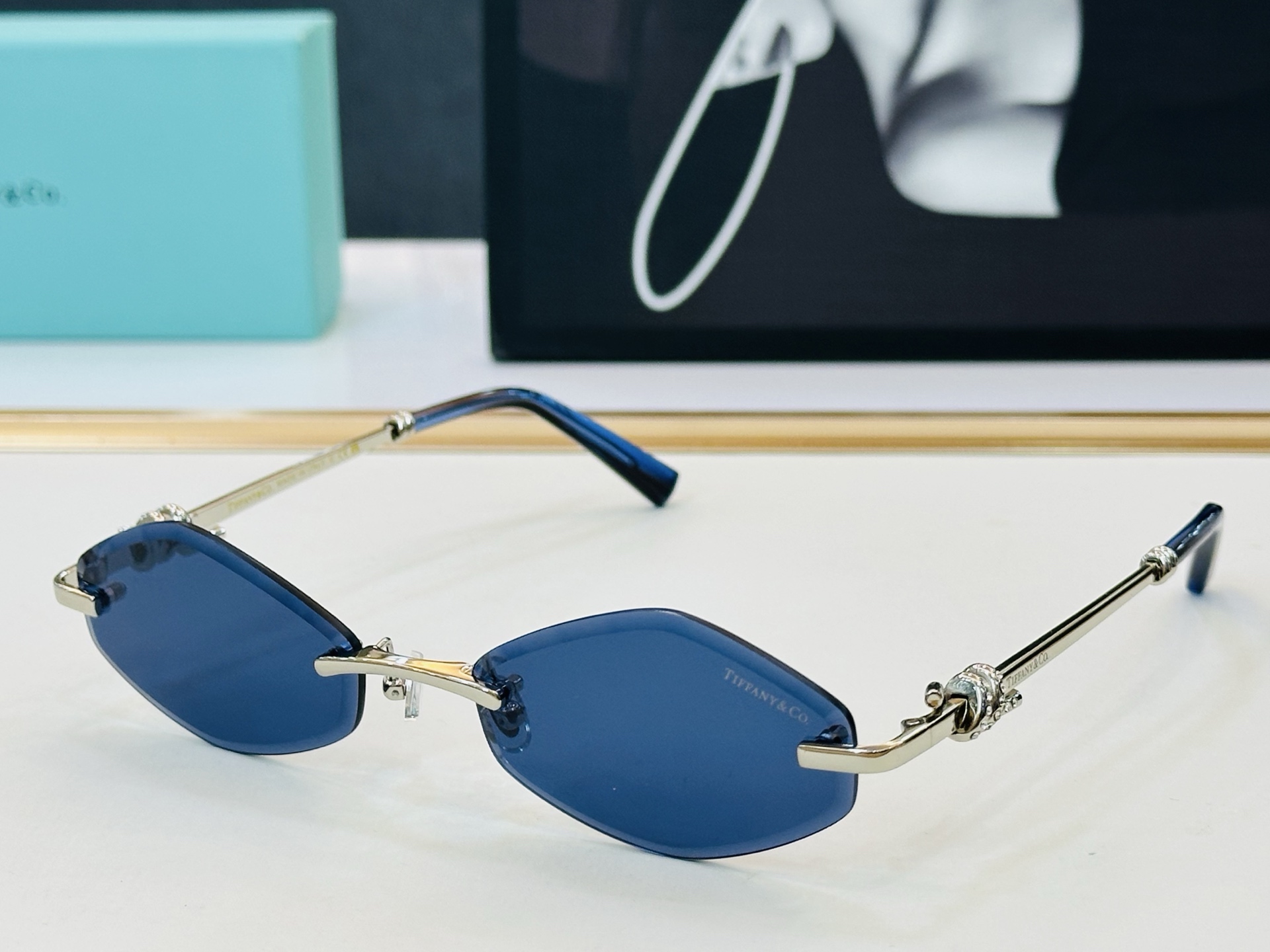 蒂芙家 Tiffany & CO. TF2021L Size：57口19-145 时尚太阳镜架 👍b多色