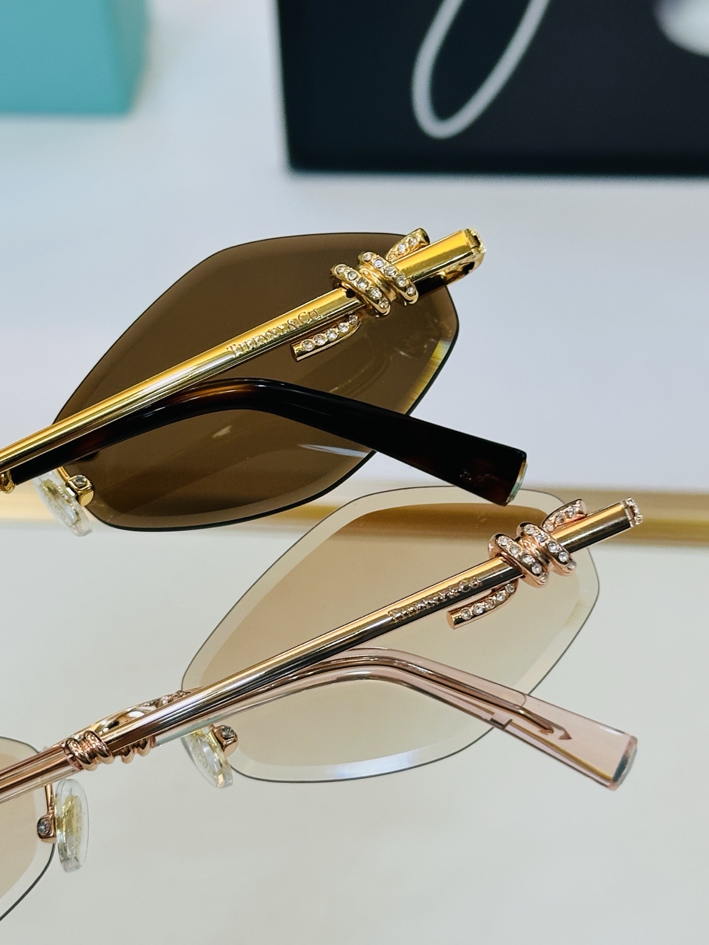 蒂芙家 Tiffany & CO. TF2021L Size：57口19-145 时尚太阳镜架 👍b多色