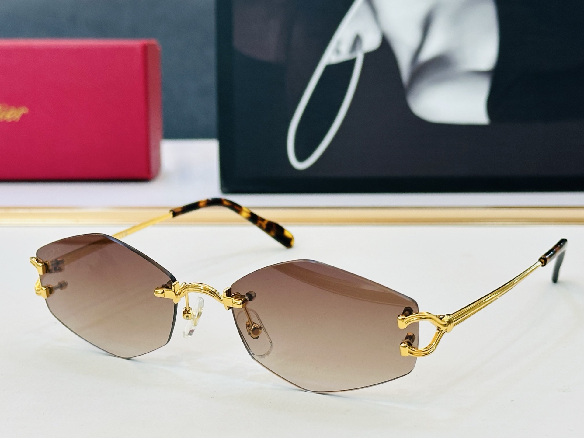 Cartier-卡家 🎁CT0072 Size：56口18-145 不挑脸型 简约大气 C时尚休闲👌👃