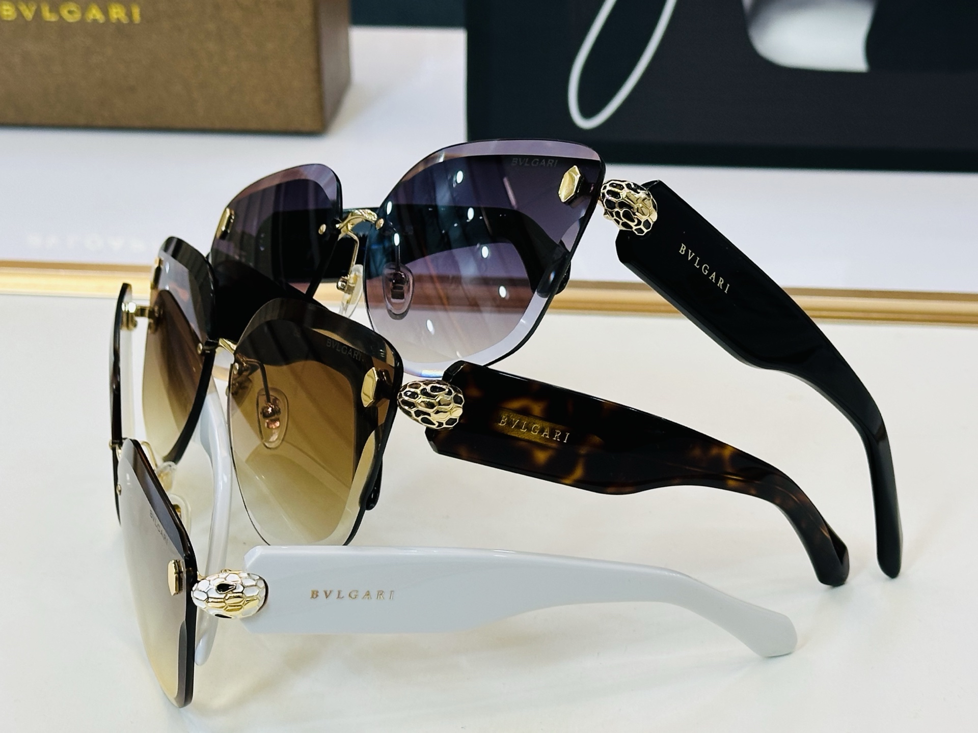 🆕款 官网同售 宝格家 BV40072U 👍 Size ：63口14-145 绝对要买😎品质非常完美 C