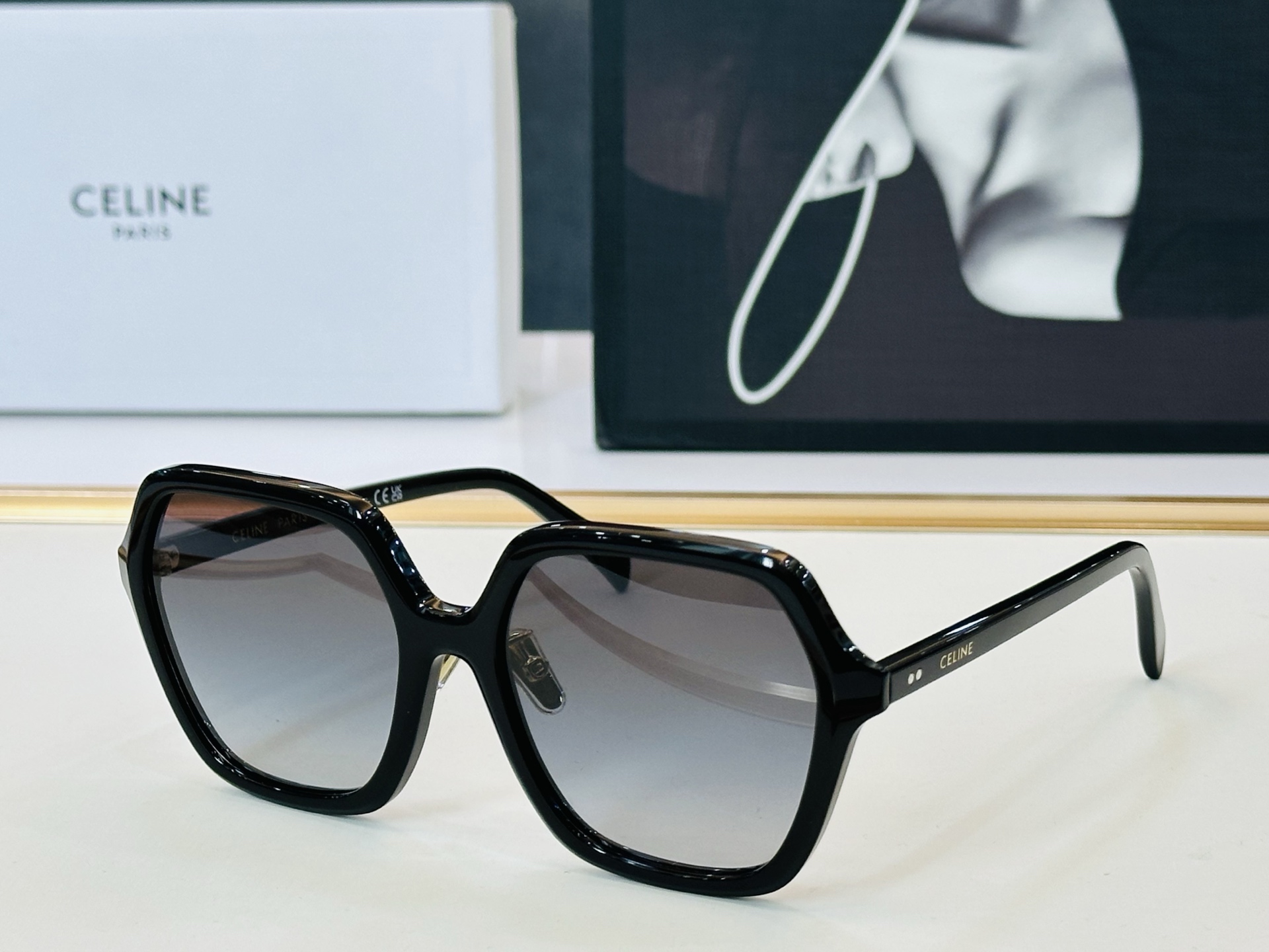 【CELINE】赛琳 CL40230 Size：56口19-145 一直热销的款式 欧美风 光泽度好 质