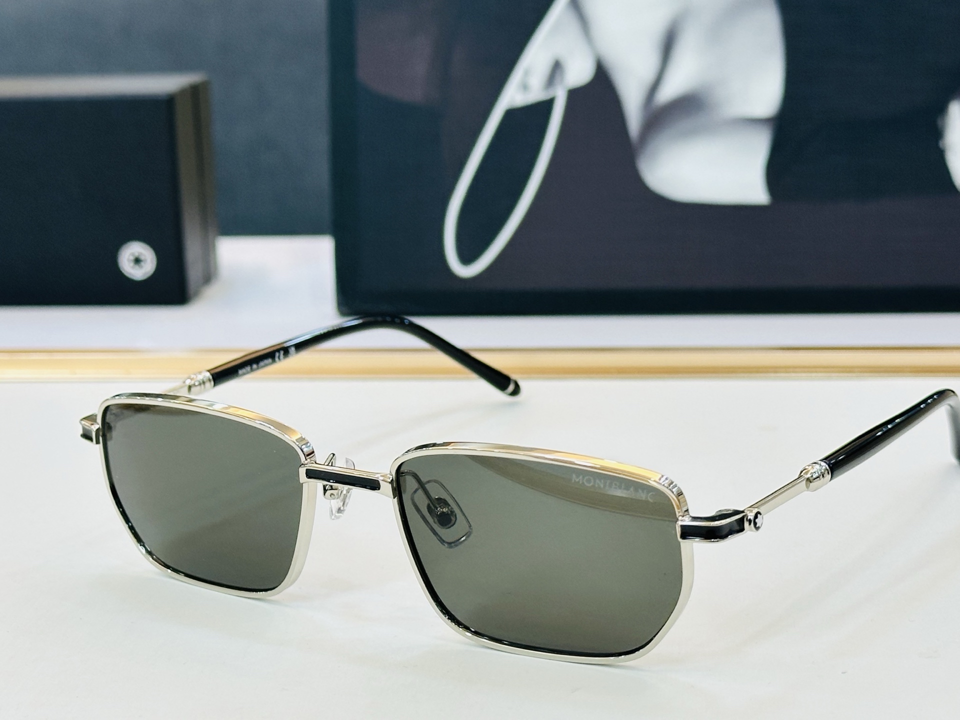 MB0437S Size：54口19-145 🌤万宝龙 非常能彰显一个人的品味品质做工稳实 q太阳镜