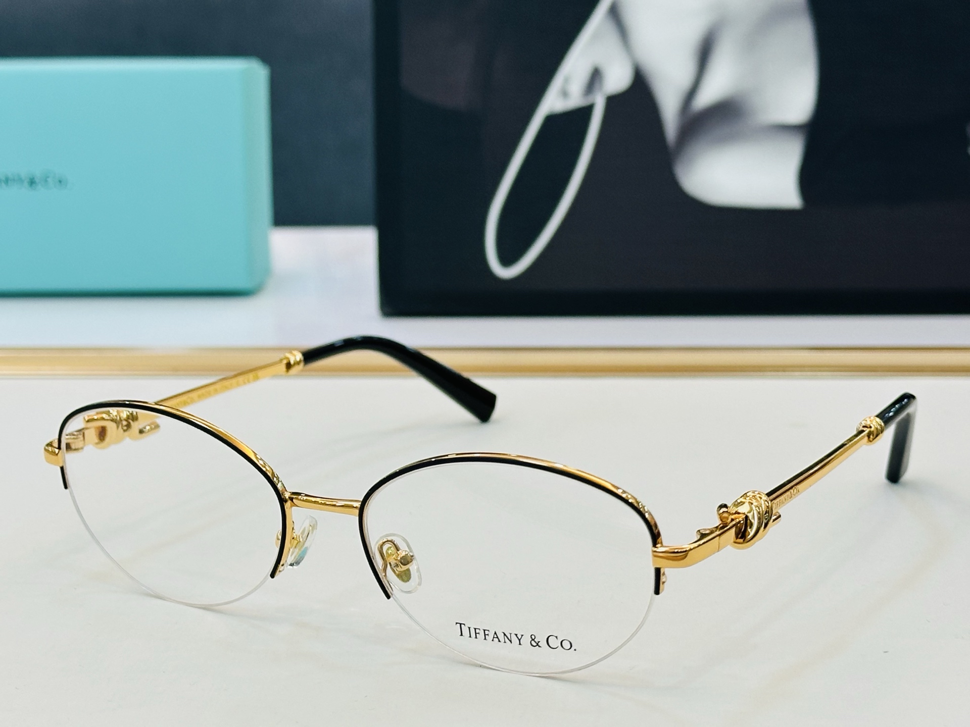 蒂芙家 Tiffany & CO. TF1172B Size：56口18-145 时尚太阳镜架 👍b多色