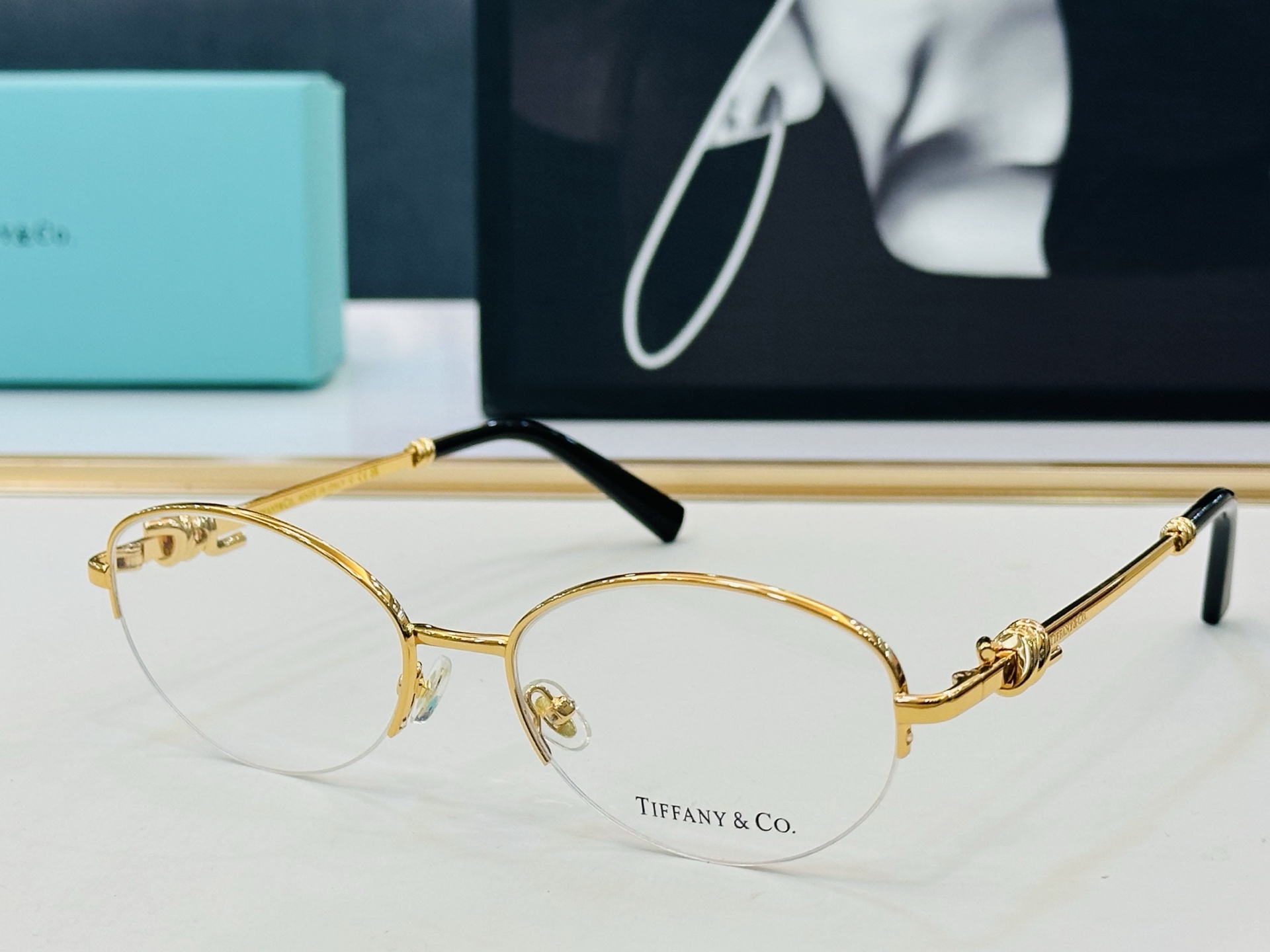 蒂芙家 Tiffany & CO. TF1172B Size：56口18-145 时尚太阳镜架 👍b多色