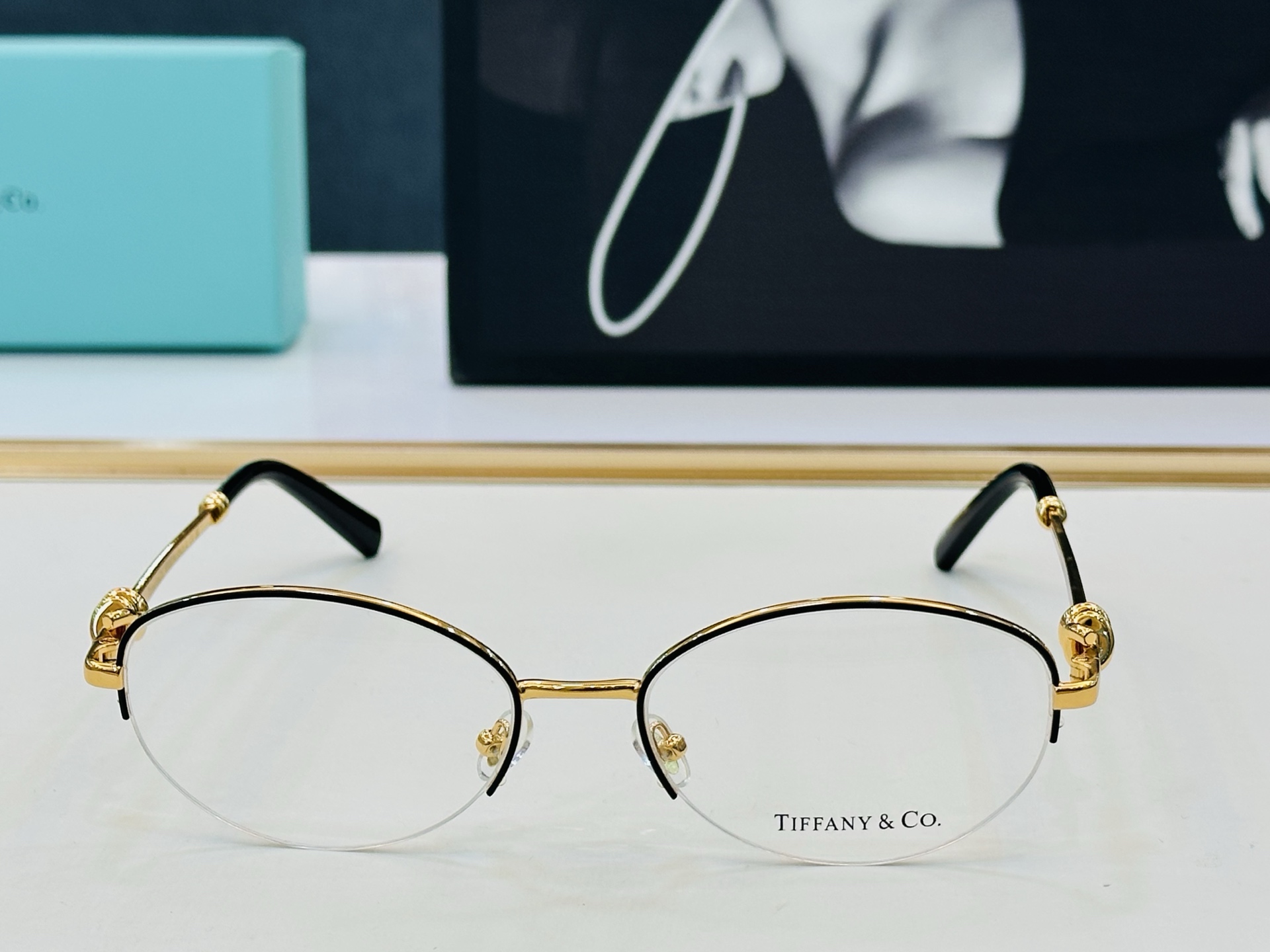 蒂芙家 Tiffany & CO. TF1172B Size：56口18-145 时尚太阳镜架 👍b多色