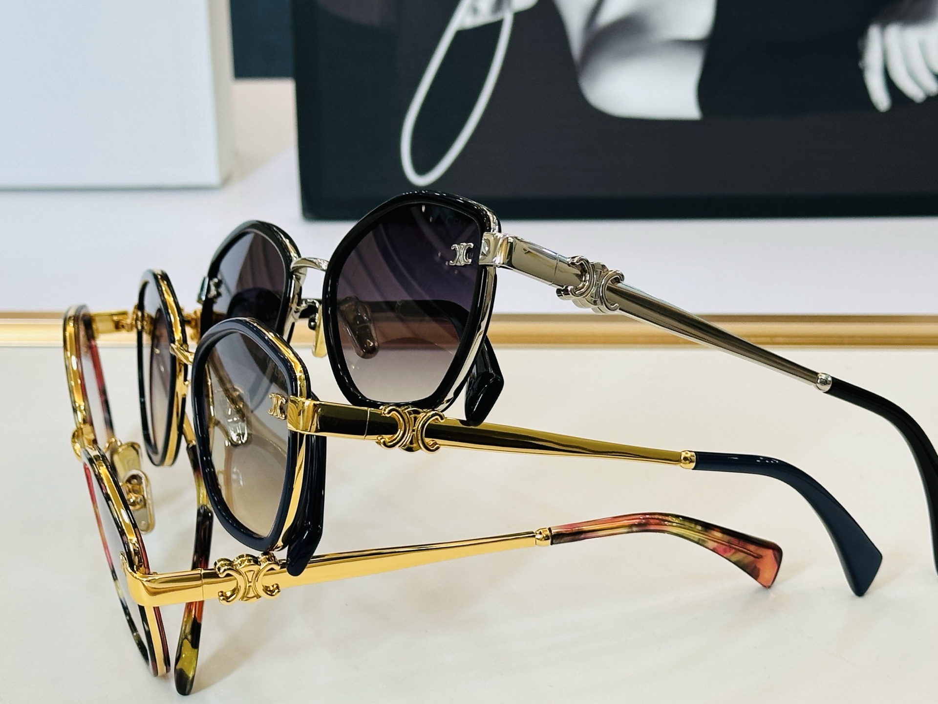 【CELINE】赛琳 CL42134U Size：56口22-145 一直热销的款式 欧美风 光泽度好 