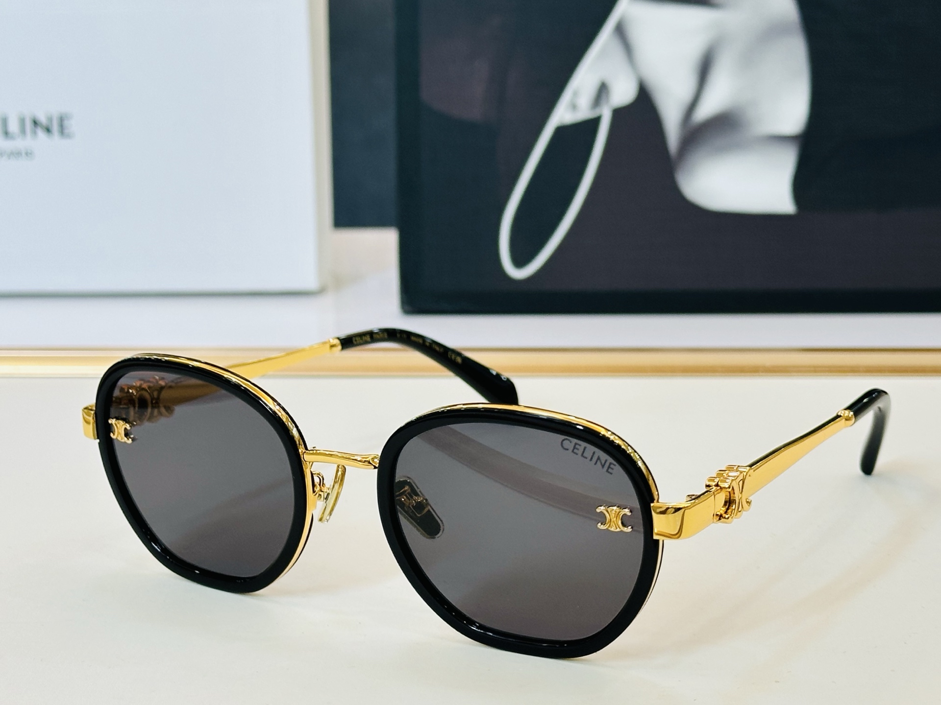 【CELINE】赛琳 CL42135U Size：55口22-145 一直热销的款式 欧美风 光泽度好 