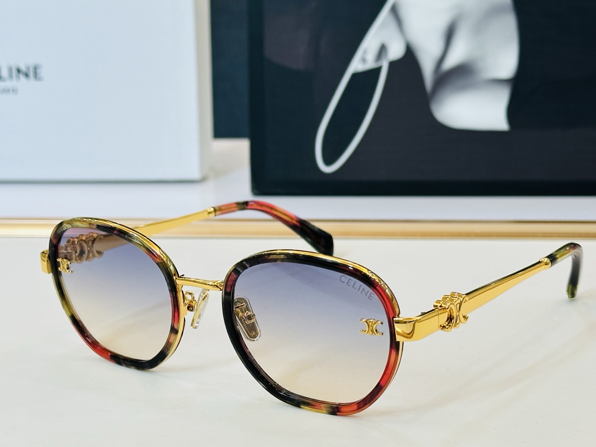 【CELINE】赛琳 CL42135U Size：55口22-145 一直热销的款式 欧美风 光泽度好 