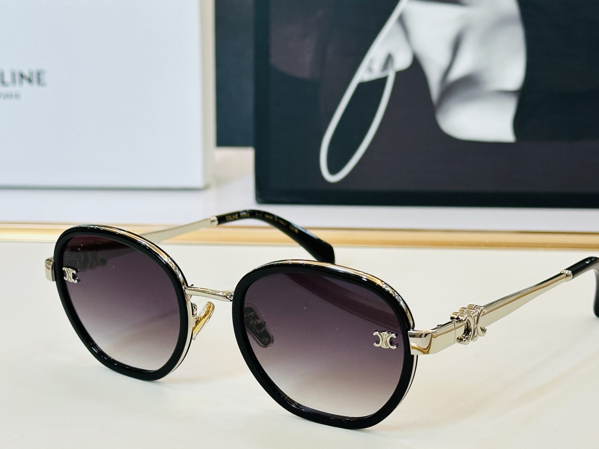 【CELINE】赛琳 CL42135U Size：55口22-145 一直热销的款式 欧美风 光泽度好 