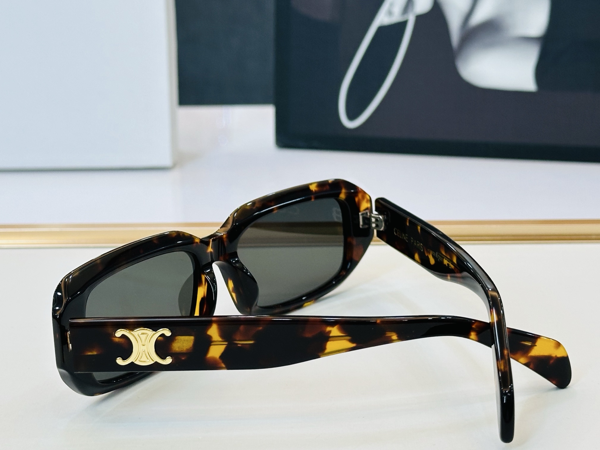 【CELINE】赛琳 CL4S335 Size：55口17-145 一直热销的款式 欧美风 Zm光泽度好