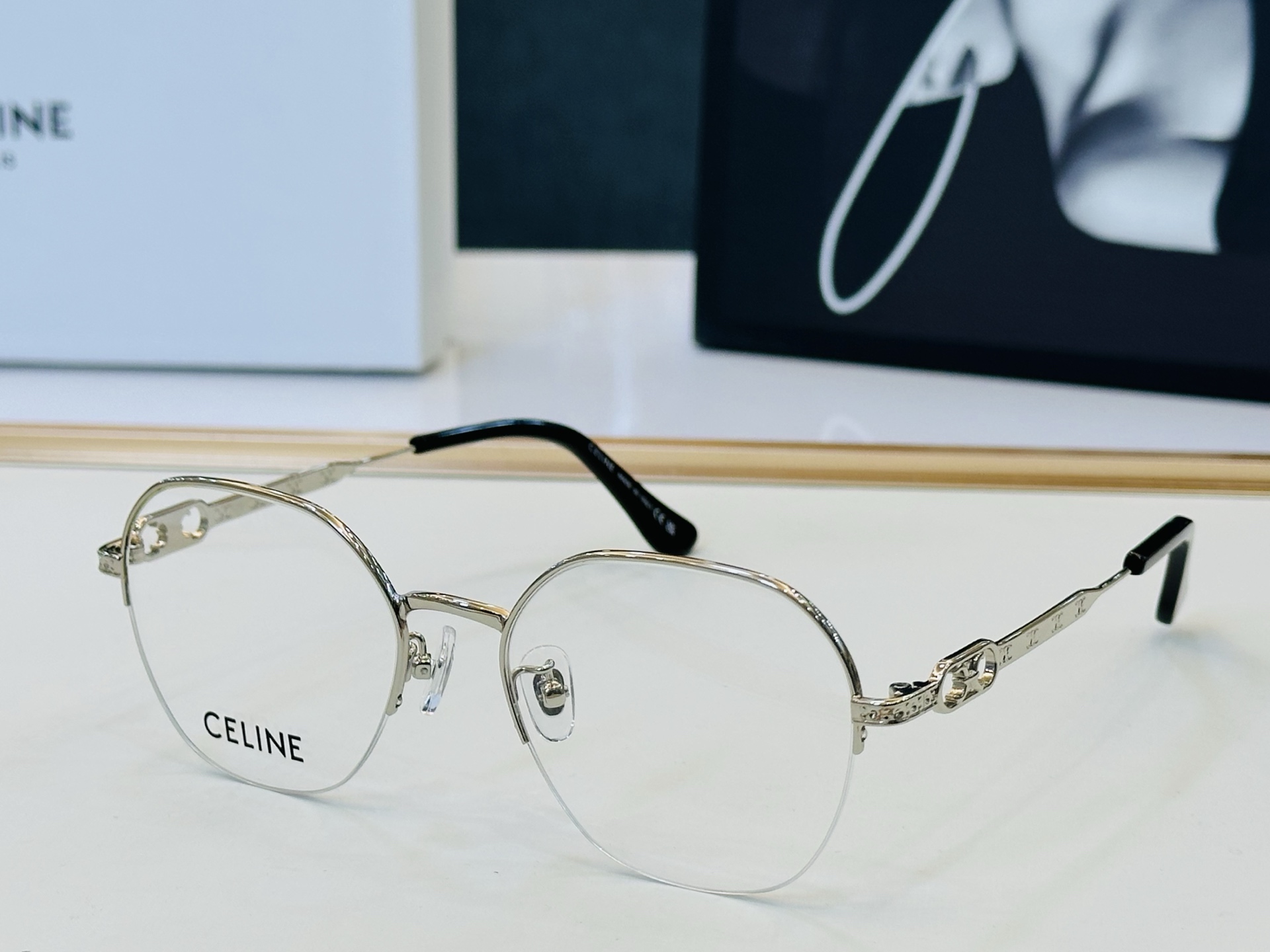 【CELINE】赛琳 CL51232 Size：53口19-145 一直热销的款式，欧美风 Z工艺超赞 
