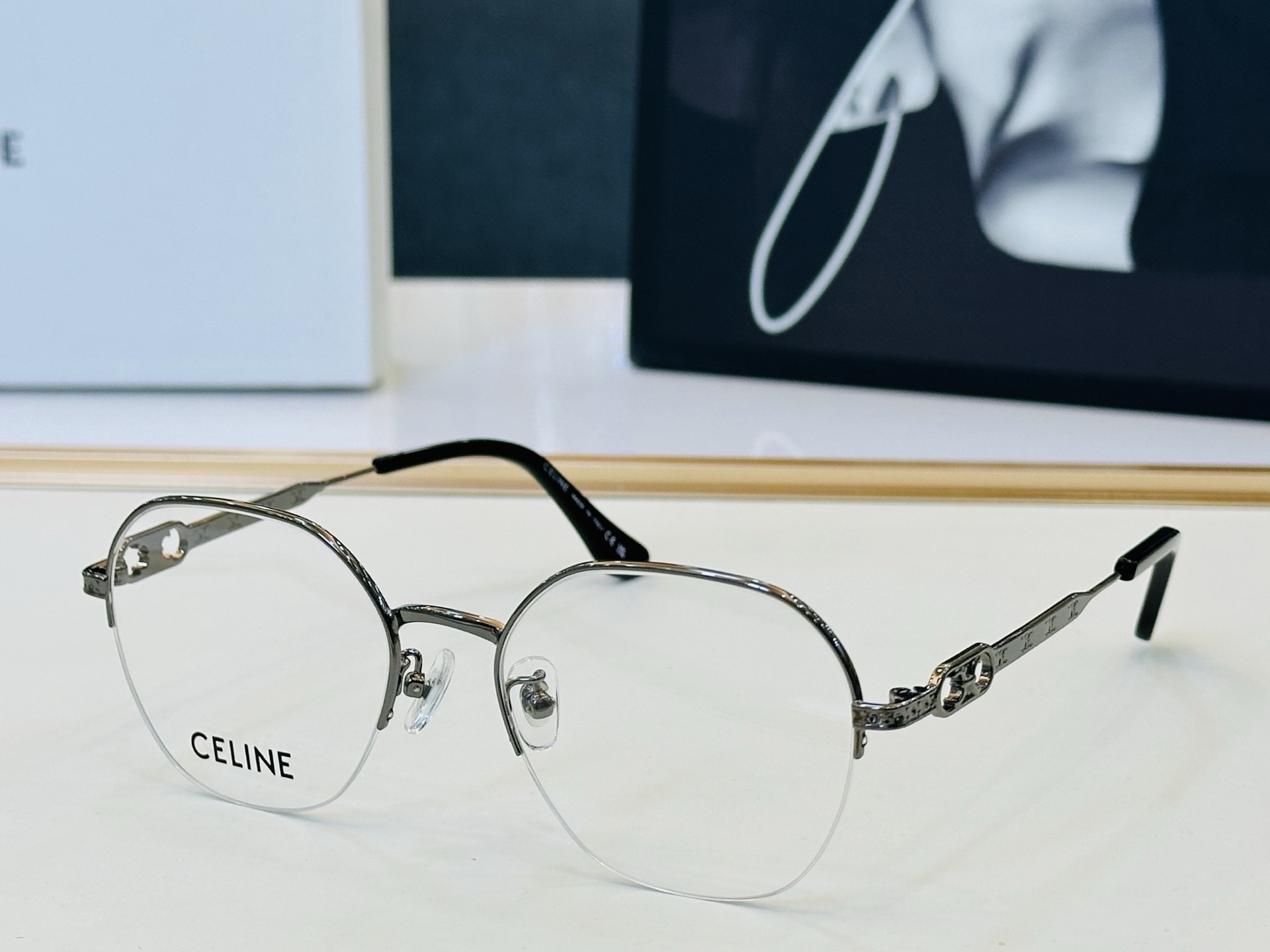 【CELINE】赛琳 CL51232 Size：53口19-145 一直热销的款式，欧美风 Z工艺超赞 