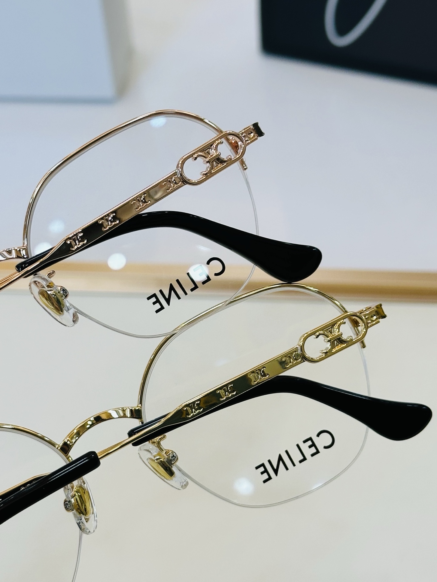 【CELINE】赛琳 CL51232 Size：53口19-145 一直热销的款式，欧美风 Z工艺超赞 
