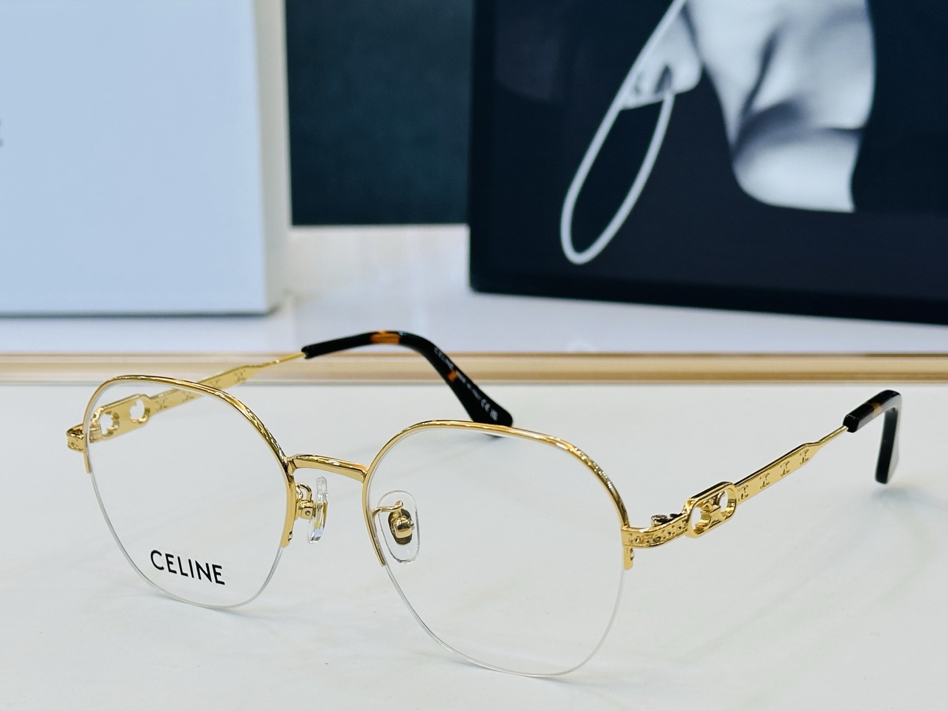【CELINE】赛琳 CL51232 Size：53口19-145 一直热销的款式，欧美风 Z工艺超赞 