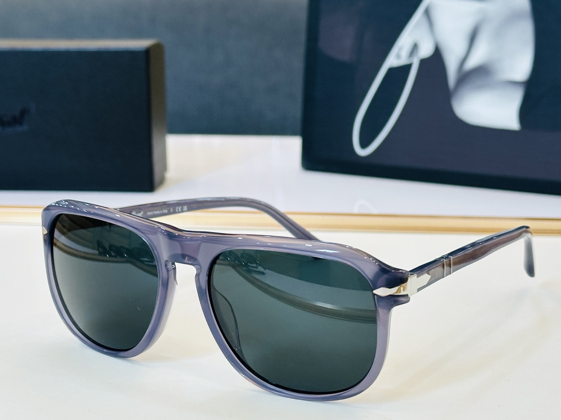 Persol❤️🔺MODEL：PO3310-S ❤️SIZE：57口18-145 板材框 L太阳镜 