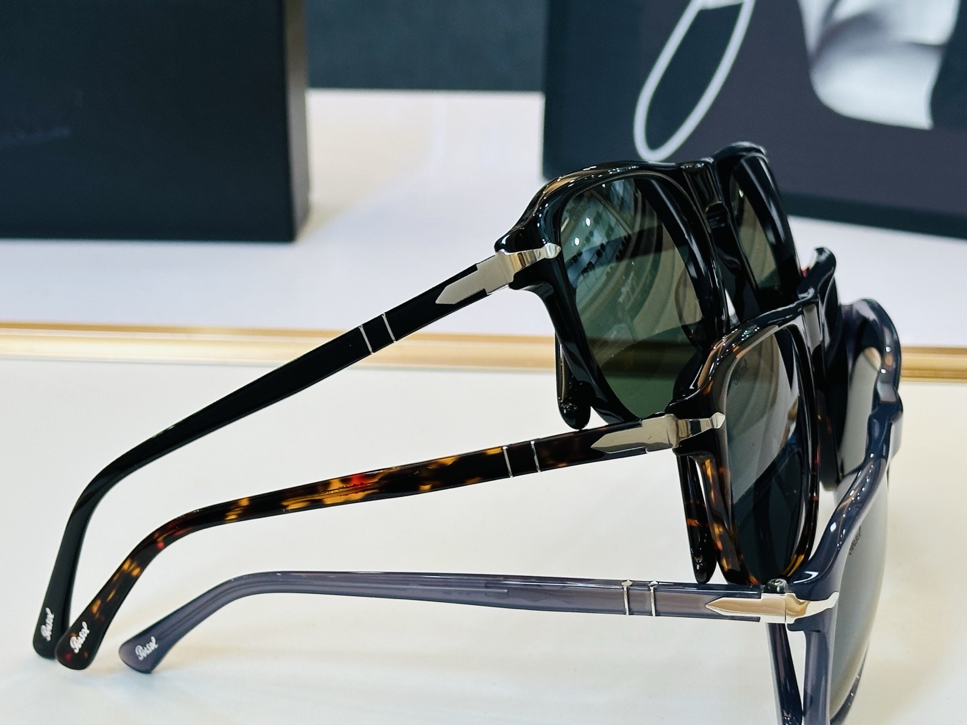 Persol❤️🔺MODEL：PO3310-S ❤️SIZE：57口18-145 板材框 L太阳镜 