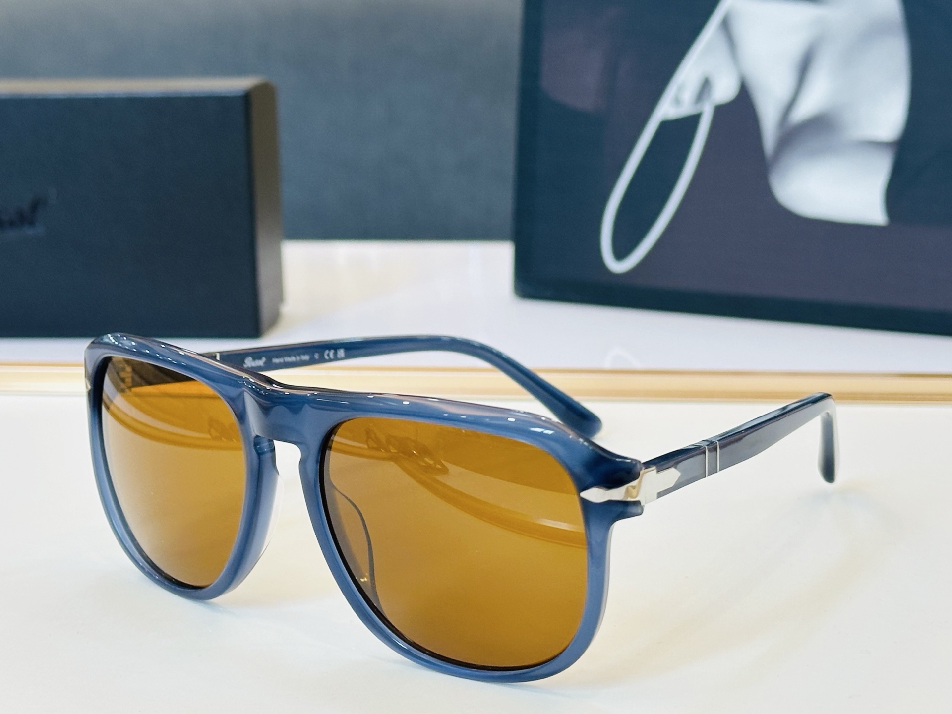 Persol❤️🔺MODEL：PO3310-S ❤️SIZE：57口18-145 板材框 L太阳镜 