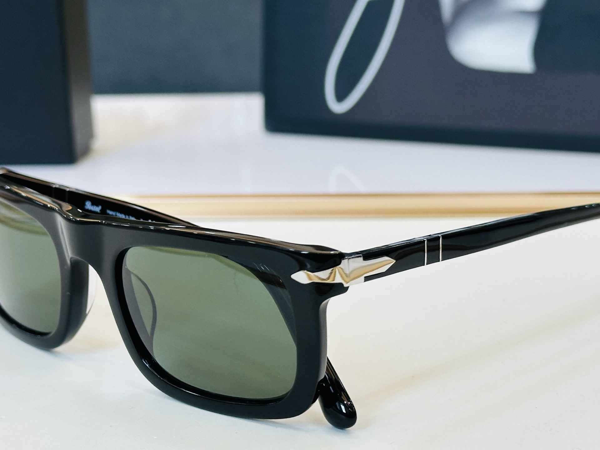 Persol❤️🔺MODEL：PO3362-S ❤️SIZE：52口21-145 板材框 L太阳镜 