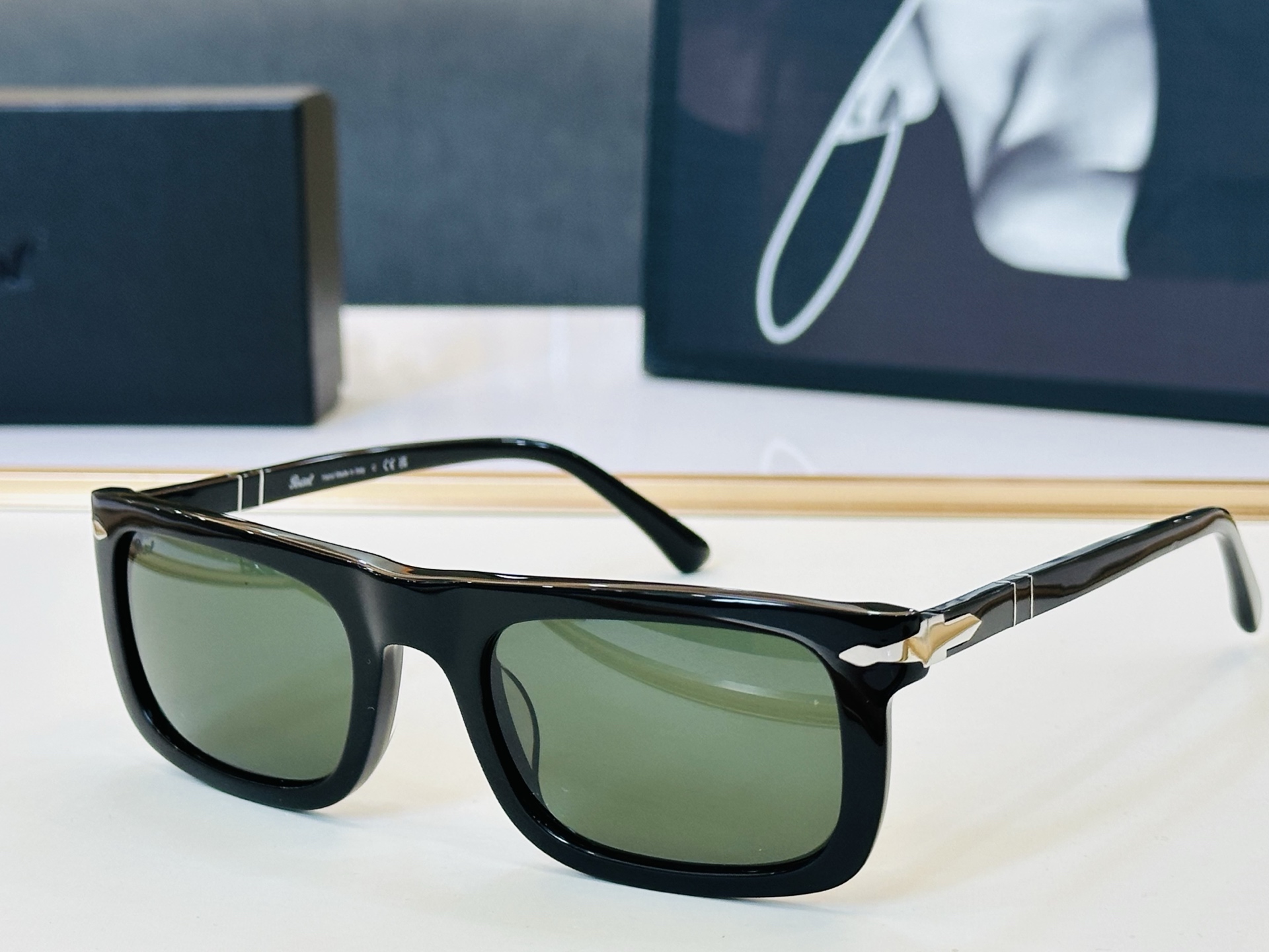 Persol❤️🔺MODEL：PO3362-S ❤️SIZE：52口21-145 板材框 L太阳镜 