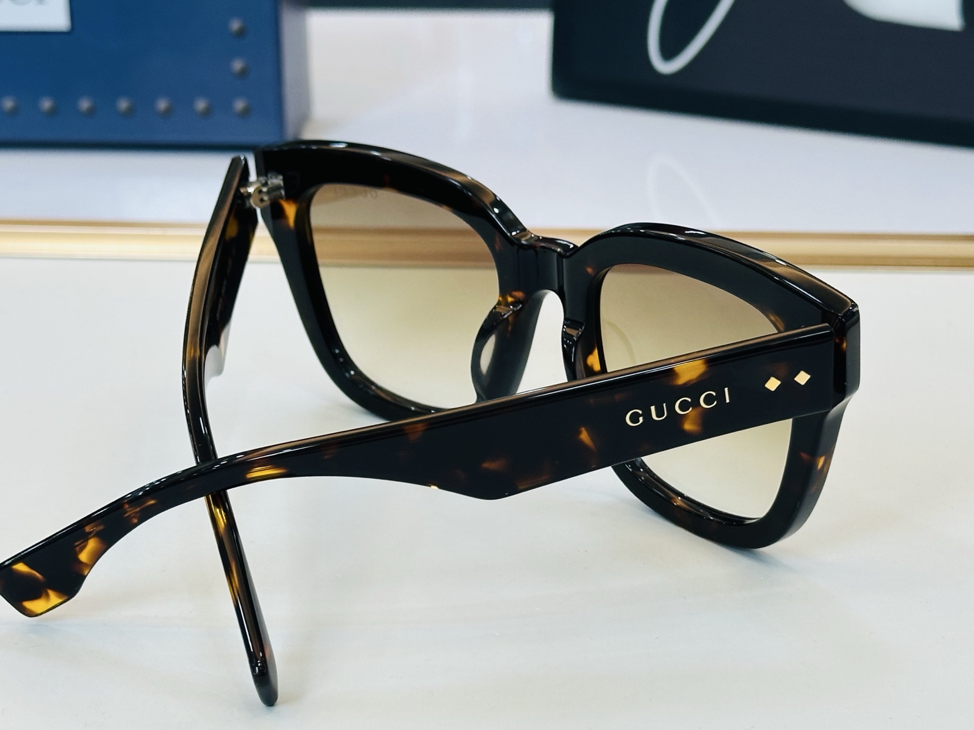 GUCC* 古家 GG1557S 🐝🐝系列 Size：54口22-145 🍁🍁G超绝品质 太阳镜🔥 