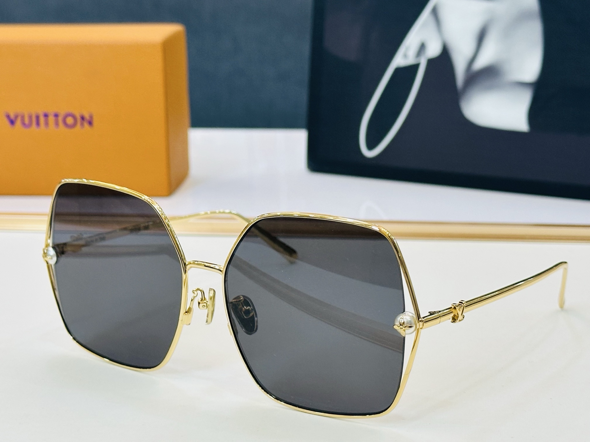 NO:823796,Louis Vuitton Z2994U Size 62 mouth 16-140 Vibrant, show unique personality and show your majesty FD high quality glasses, sunglasses, sunglasses, glasses, louis vuitton19860909路易家 Z2994U Size62口16-140 充满活力的 展现独特个性展现大气的你 FD高品质 眼镜墨镜太阳镜,眼镜,louis vuitton,glasses