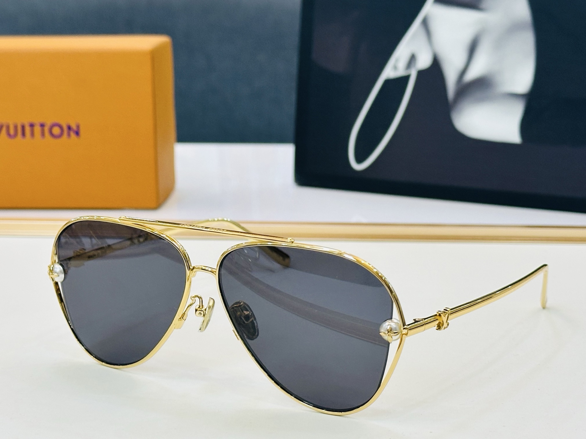 NO:823787,Louis Vuitton Z2995U Size 59 mouth 11-140 Vibrant, show your unique personality and show your grandeur FD high quality glasses, sunglasses, sunglasses, glasses, louis vuitton19860909路易家 Z2995U Size59口11-140 充满活力的 展现独特个性展现大气的你 FD高品质 眼镜墨镜太阳镜,眼镜,louis vuitton,glasses