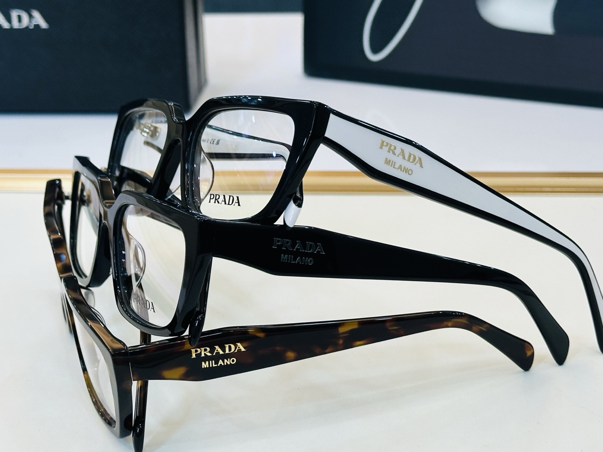 🔺PRAD*🔻普家 OPR OD05 Size：53口17-140  眼镜系列堪称精湛制作 彰显独特个 