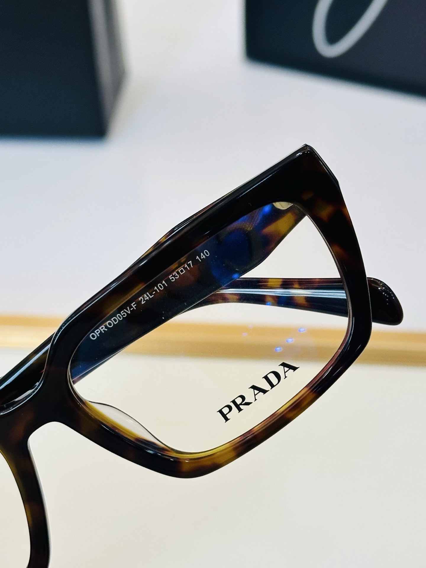 🔺PRAD*🔻普家 OPR OD05 Size：53口17-140  眼镜系列堪称精湛制作 彰显独特个 