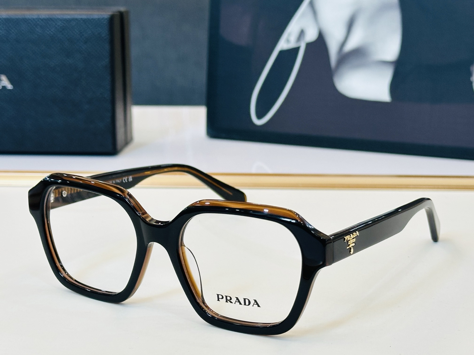 🔺PRAD*🔻普家 PR B05 Size：53口19-145 眼镜系列堪称精湛制作 彰显独特个 Z最新