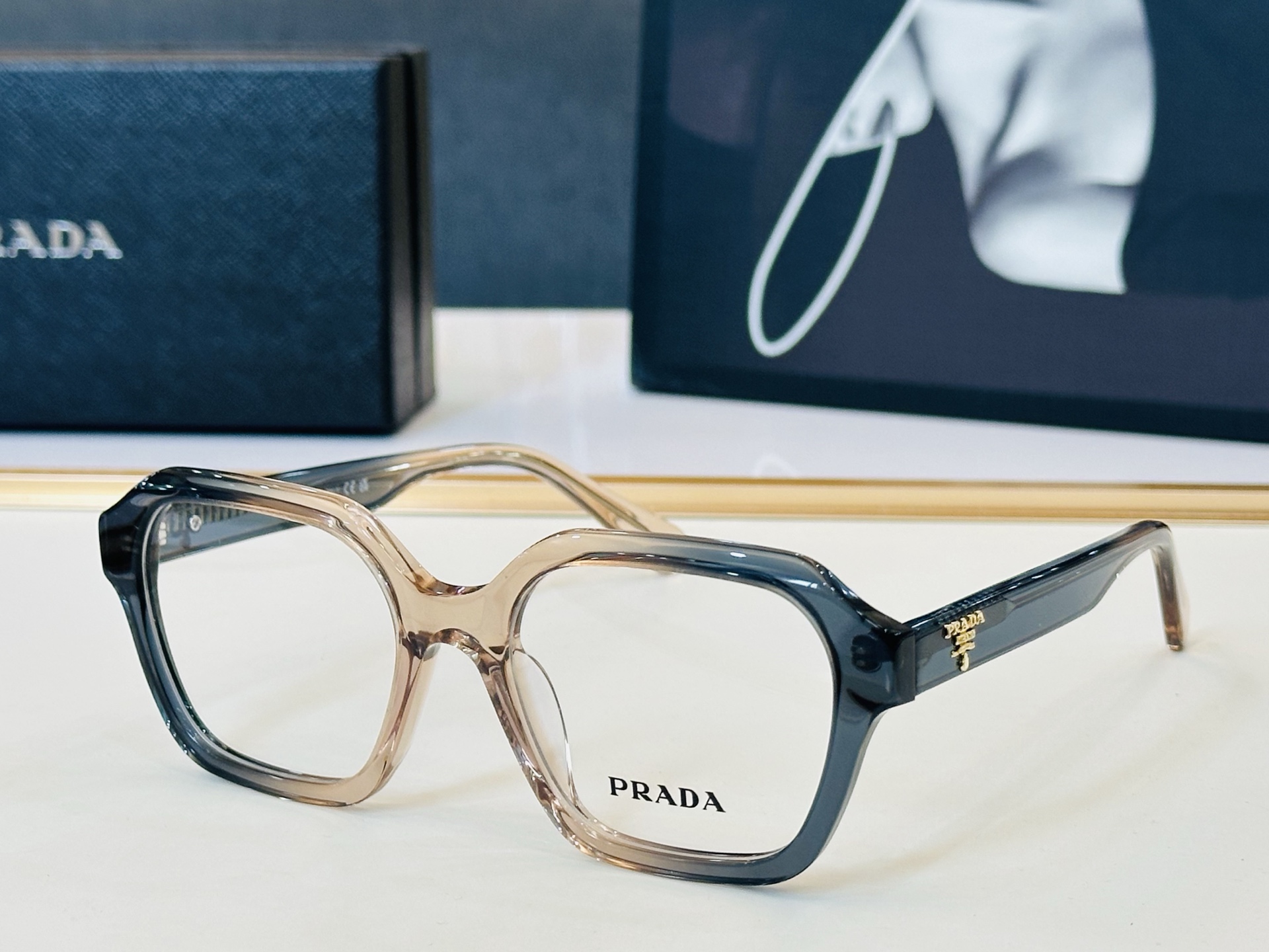 🔺PRAD*🔻普家 PR B05 Size：53口19-145 眼镜系列堪称精湛制作 彰显独特个 Z最新