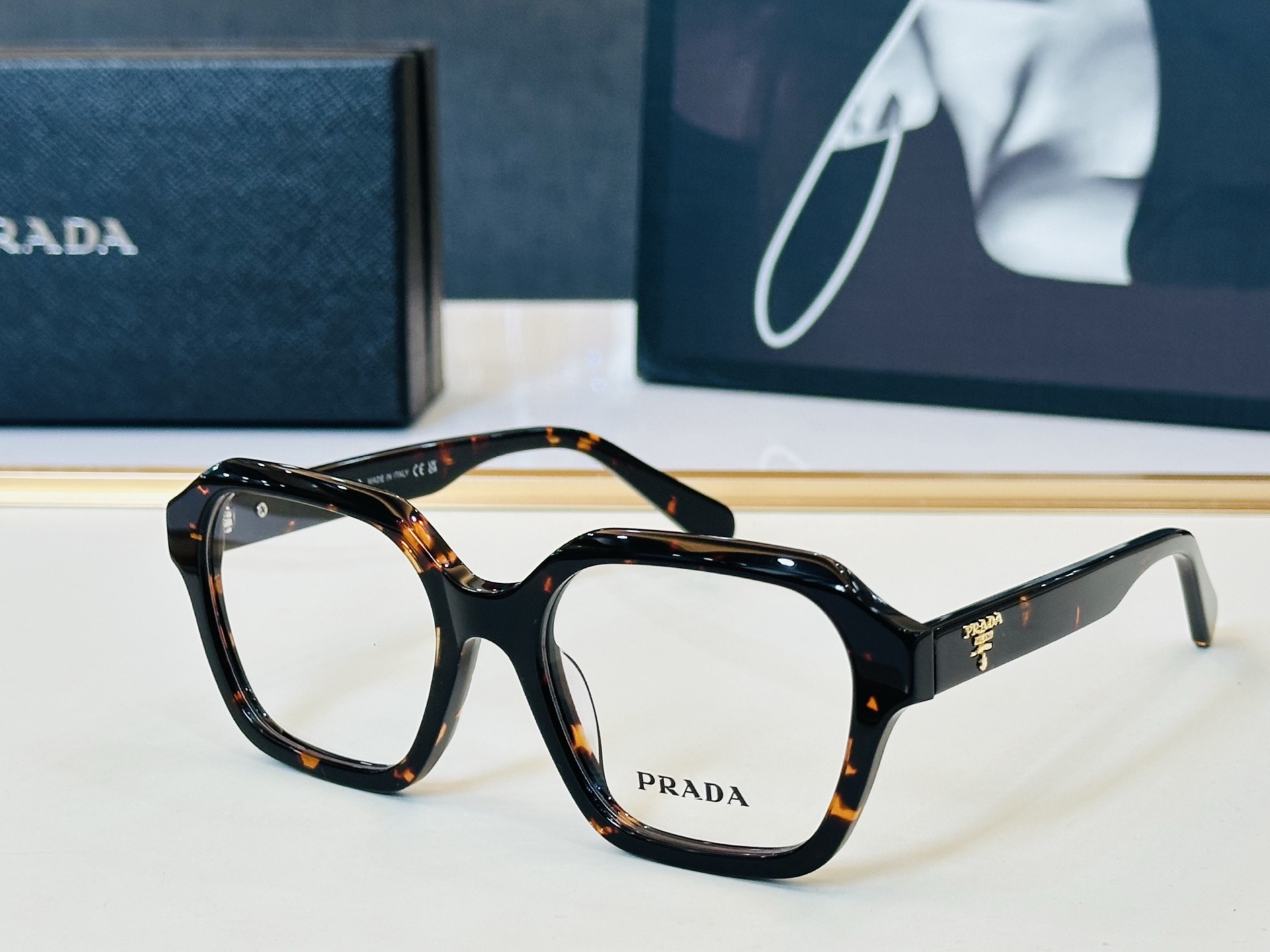 🔺PRAD*🔻普家 PR B05 Size：53口19-145 眼镜系列堪称精湛制作 彰显独特个 Z最新