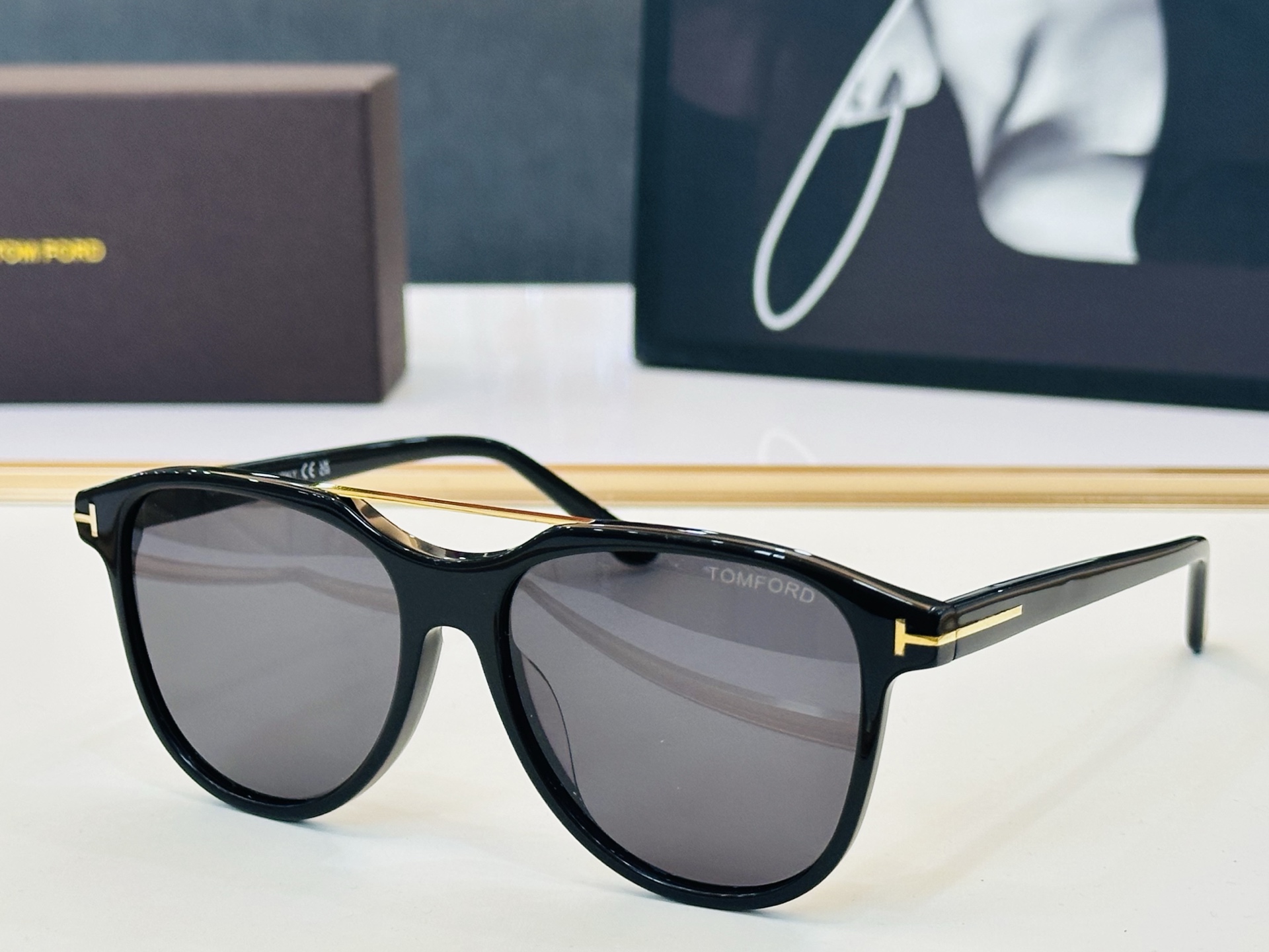 NO:823843,TOM FOR* Tom's official website new model FT1098 Size 54 mouth 17-145 classic fashion C uses the most popular colors and high quality glasses, sunglasses, sunglasses, glasses, tom ford19860909TOM FOR* 汤姆家 官网新款 FT1098 Size54口17-145 经典时尚 C采用时下最流行片色高品质 眼镜墨镜太阳镜,眼镜,tom ford,glasses