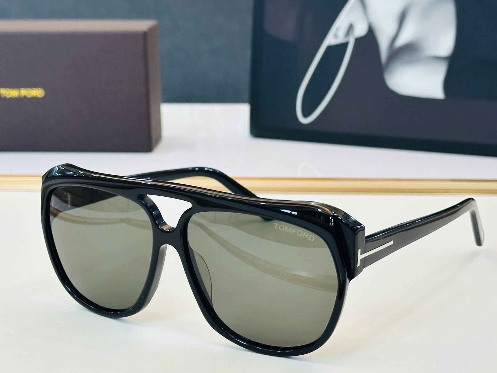 NO:823849,TOM FOR* Tom's official website new model FT1103 Size 60 mouth 14-145 classic fashion C uses the most popular colors and high quality glasses, sunglasses, sunglasses, glasses, tom ford19860909TOM FOR* 汤姆家 官网新款 FT1103 Size60口14-145 经典时尚 C采用时下最流行片色高品质 眼镜墨镜太阳镜,眼镜,tom ford,glasses
