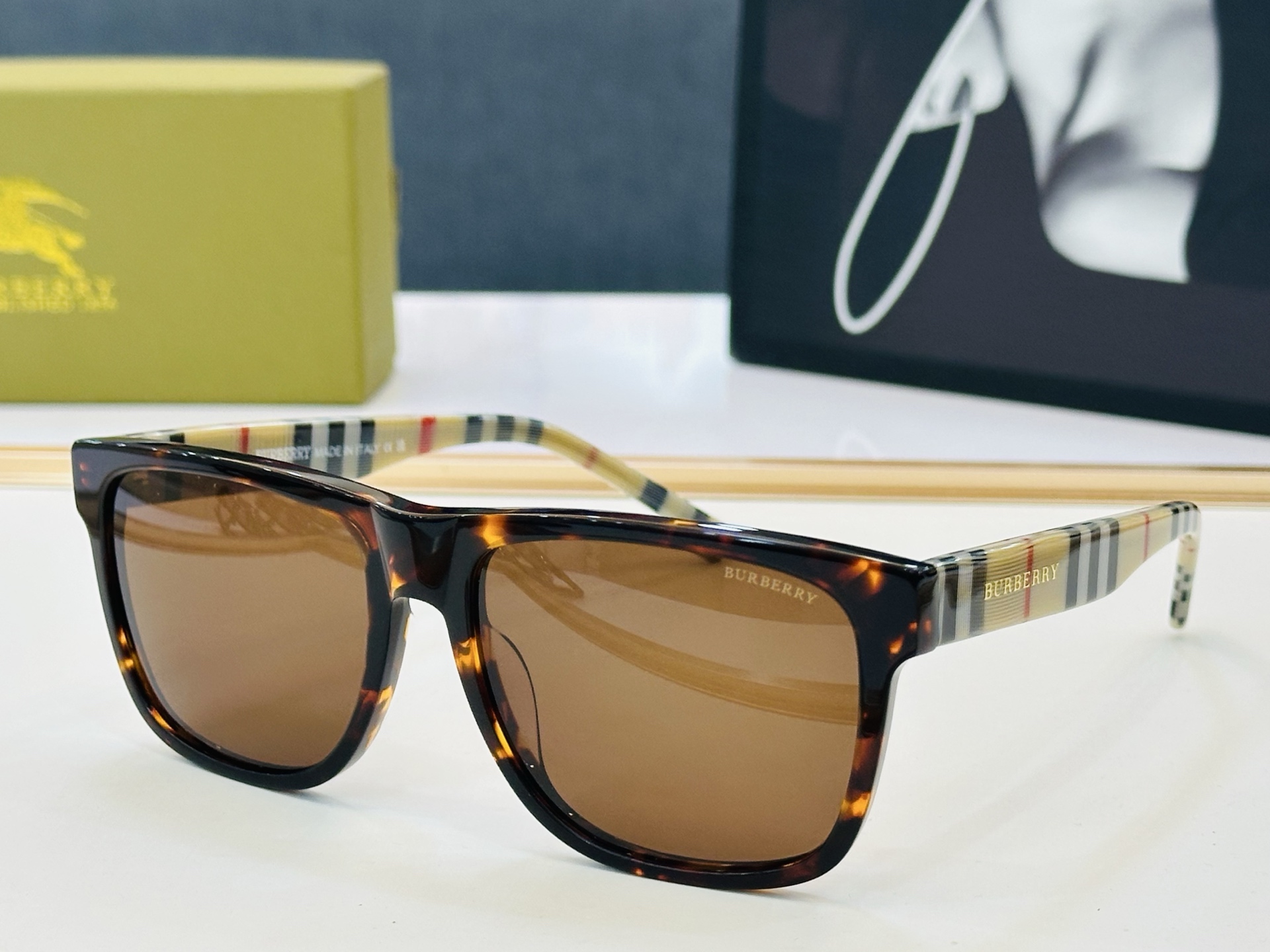 新款 BURBERR*🔻巴家 BE4482    百搭镜架Size：57口17-145  高品质 到货 