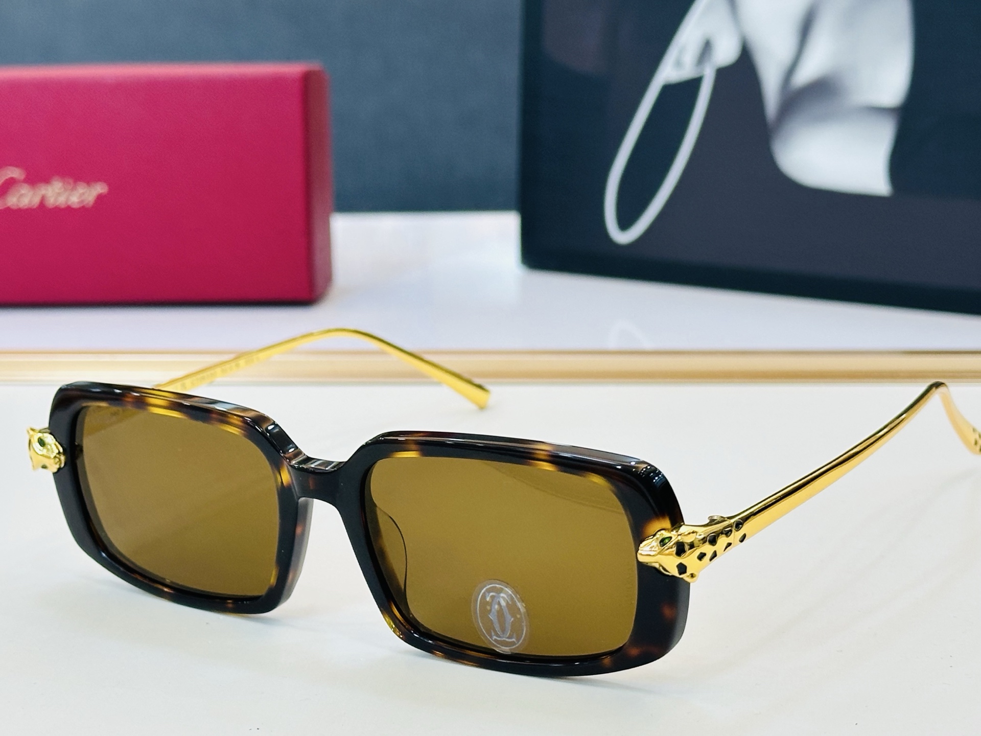 Cartie* 卡家 太阳镜 CT0633O Size：52口19-140  电镀工艺精湛气质十足！一男